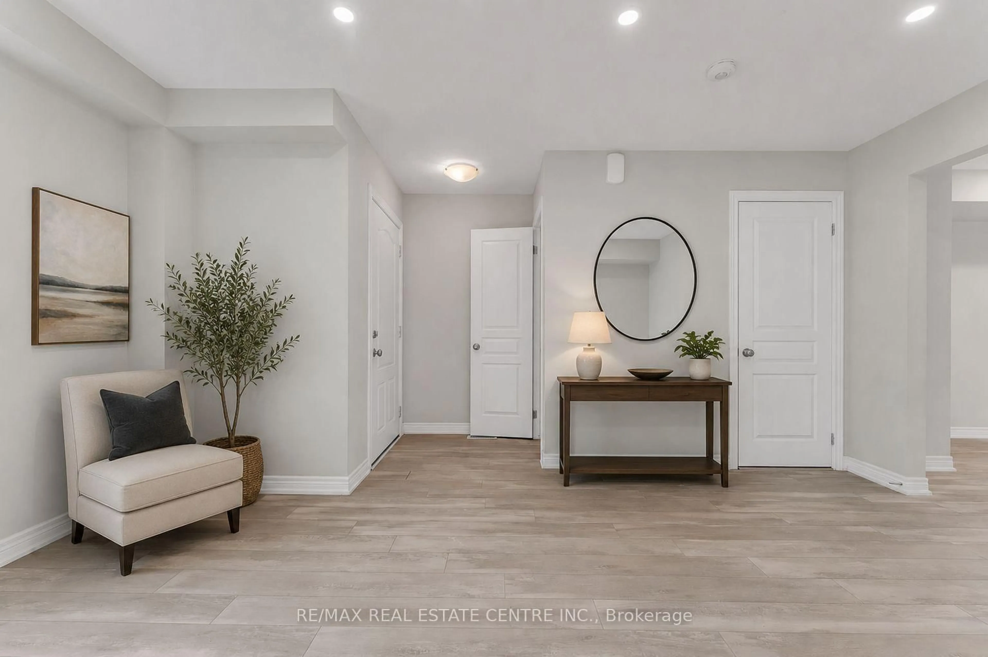 Indoor entryway for 7768 ASCOT Circ #59, Niagara Falls Ontario L2H 3P9