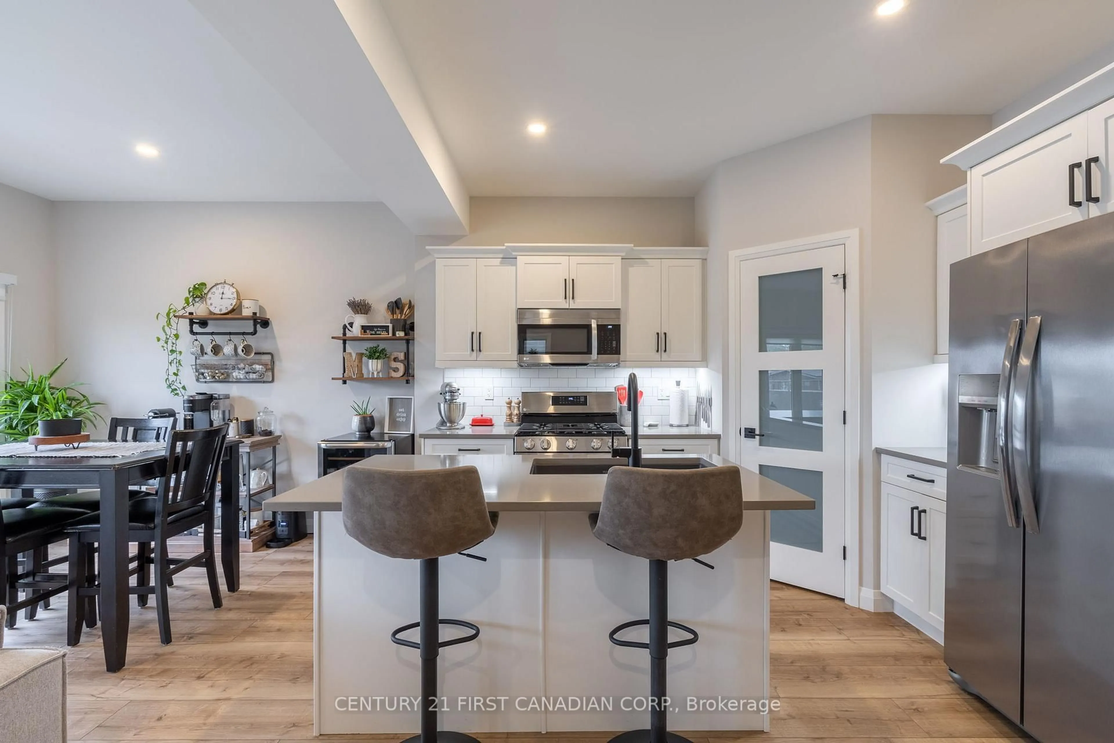 Open concept kitchen, unknown for 17 Nicholson St #19, Lucan Biddulph Ontario N0M 2J0