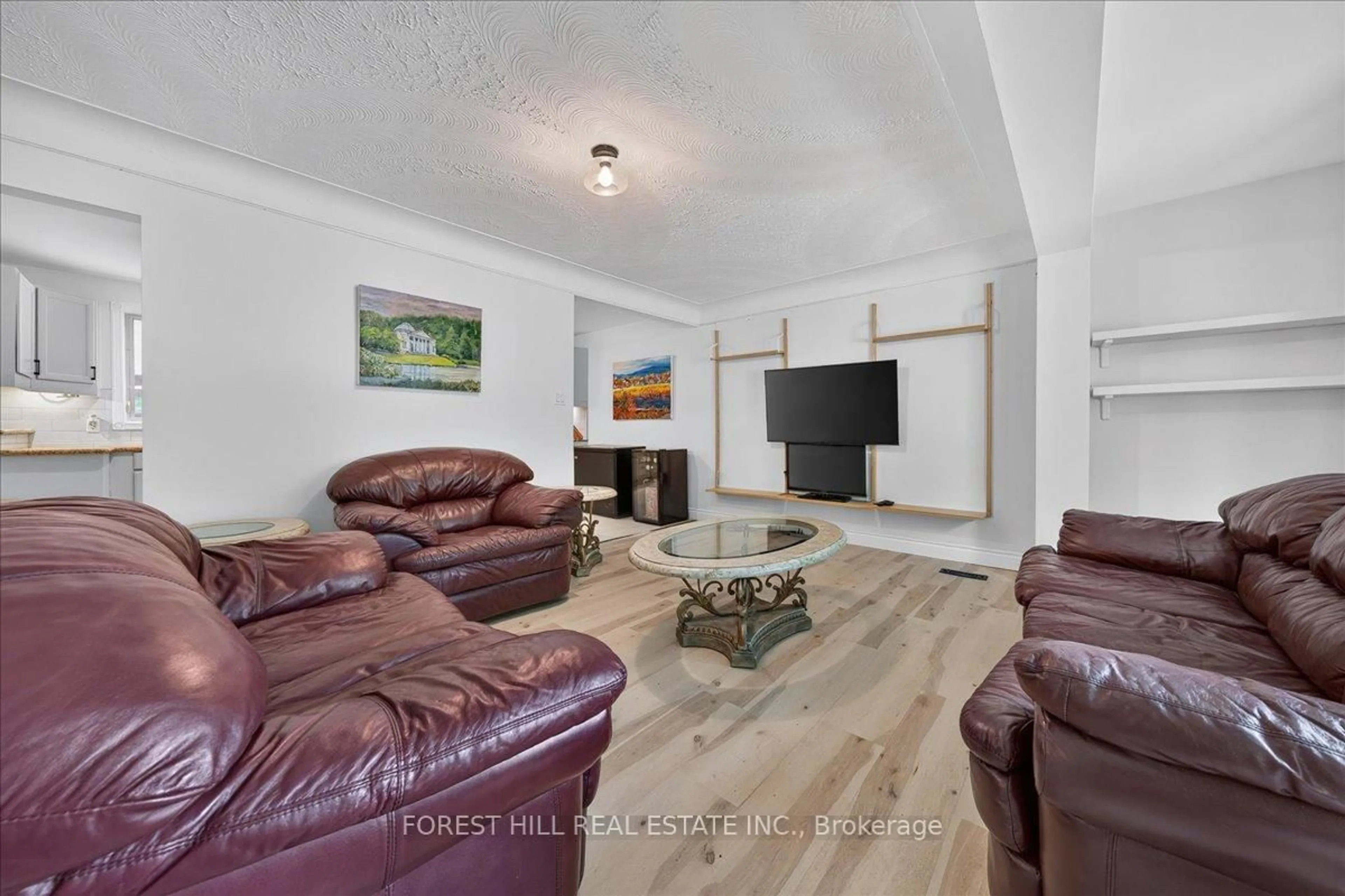 Living room with furniture, unknown for 840 Maitland St, London East Ontario N5Y 2W8