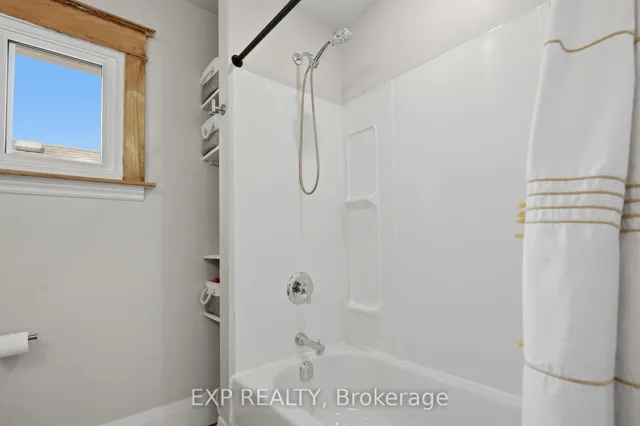 26 Lowell Ave, St. Catharines 5