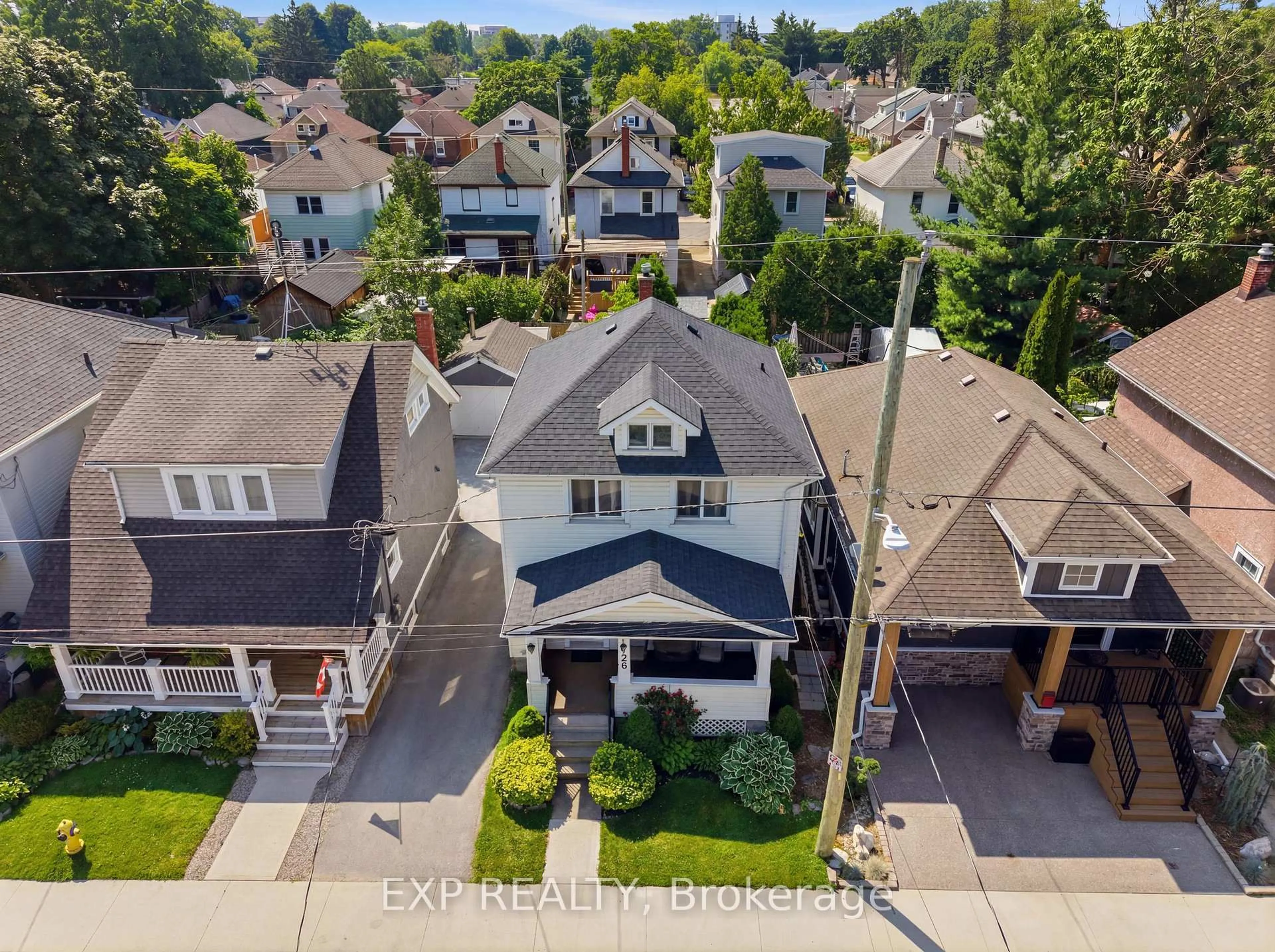 A pic from outside/outdoor area/front of a property/back of a property/a pic from drone, street for 26 Lowell Ave, St. Catharines Ontario L2R 2E1