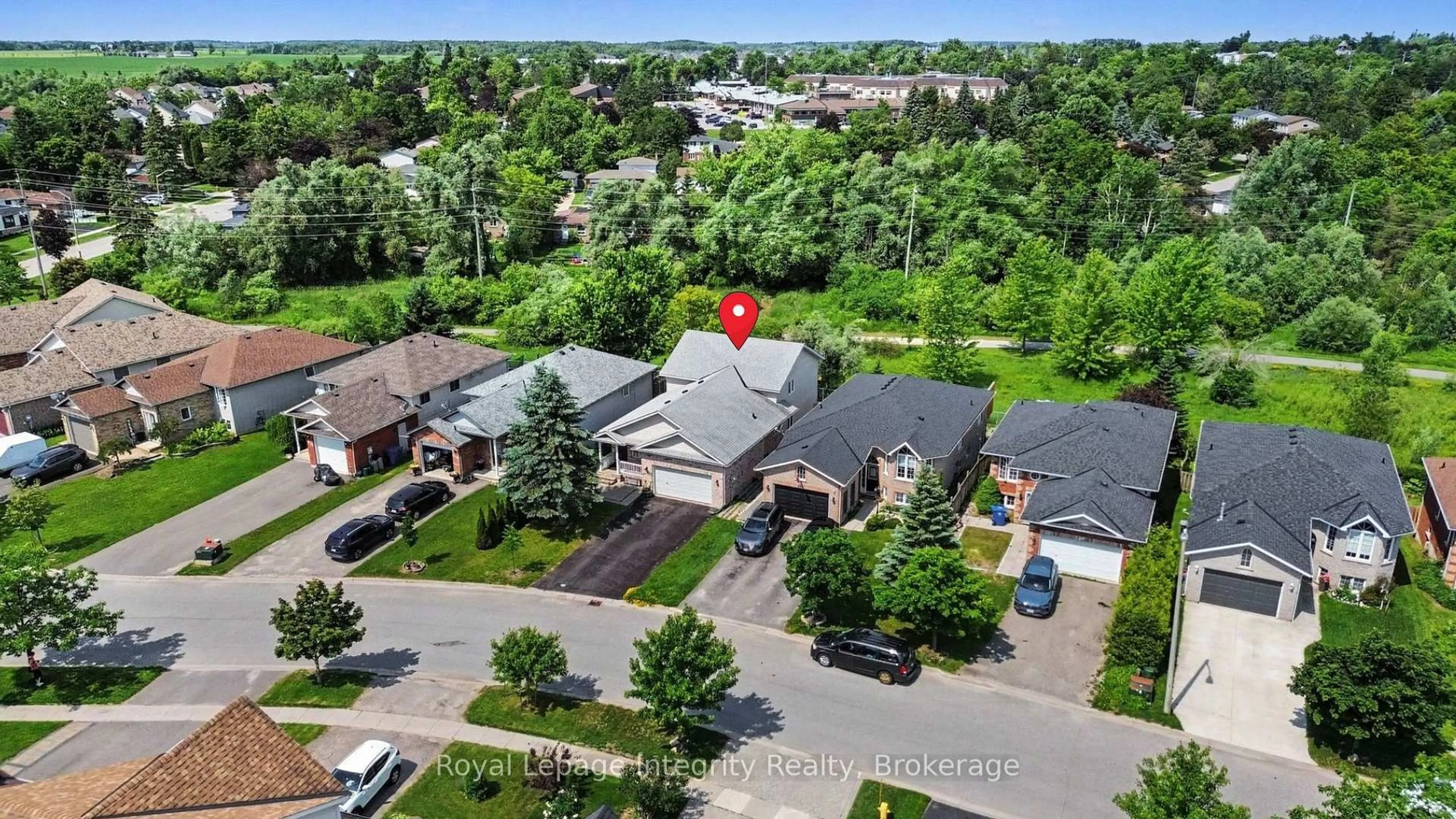 A pic from outside/outdoor area/front of a property/back of a property/a pic from drone, street for 420 Simon St, Shelburne Ontario L0N 1S4