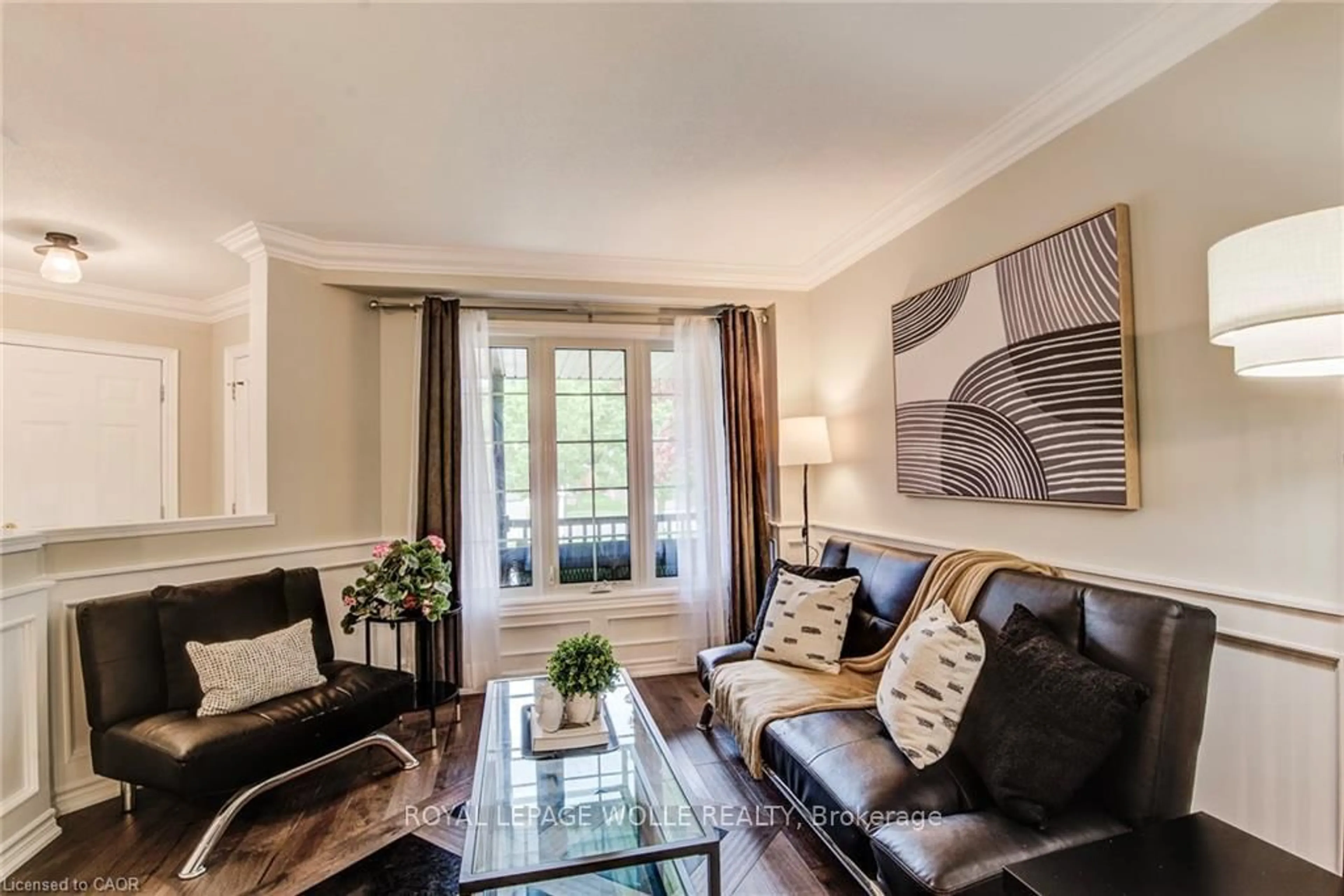 Living room with furniture, unknown for 182 Kerwood Dr, Cambridge Ontario N3C 4H7