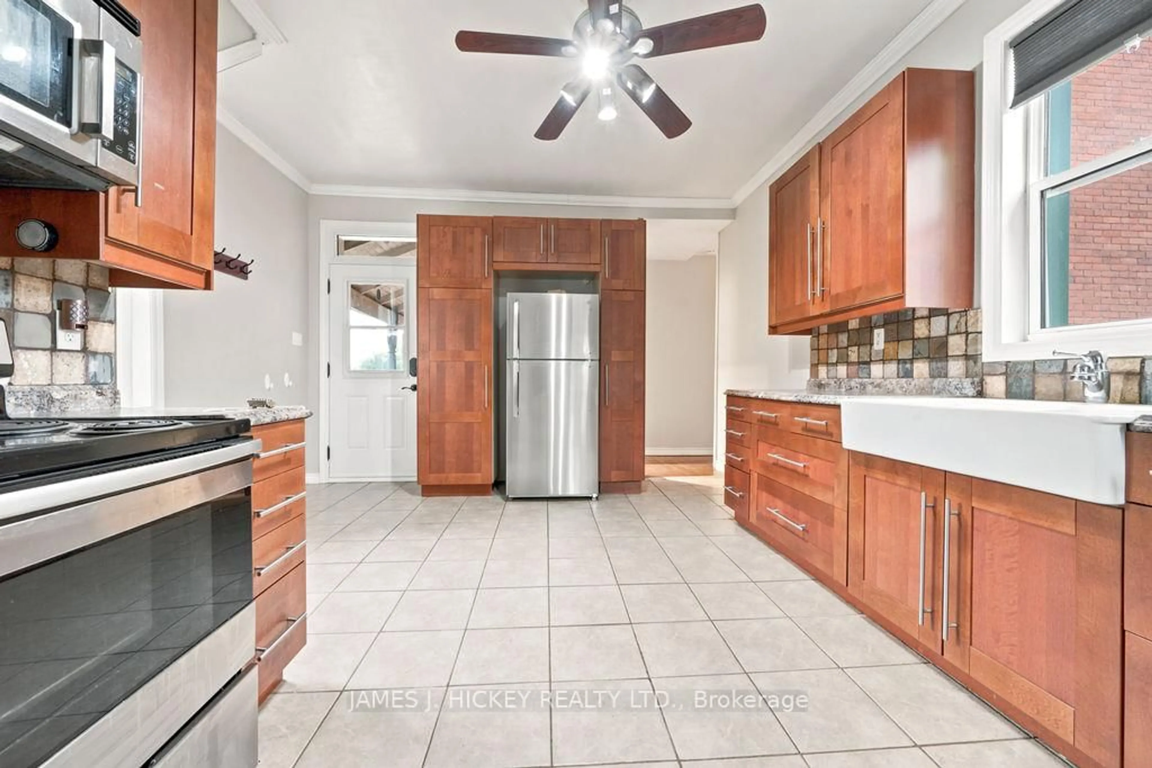 Standard kitchen, ceramic/tile floor for 20 Main St, Chalk River Ontario K0J 1J0