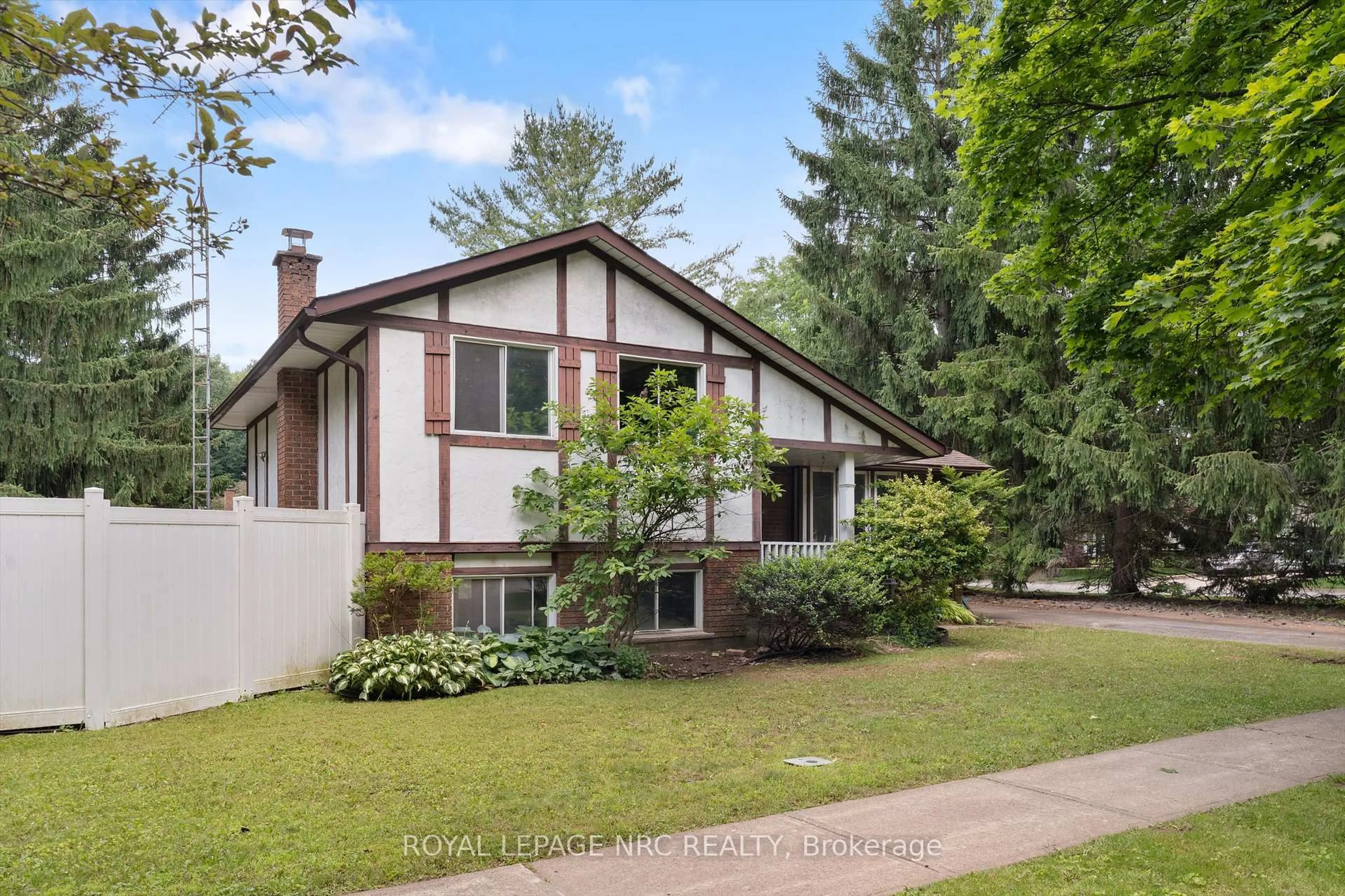 Unknown for 5 Fallingbrook Dr, Pelham Ontario L0S 1E1
