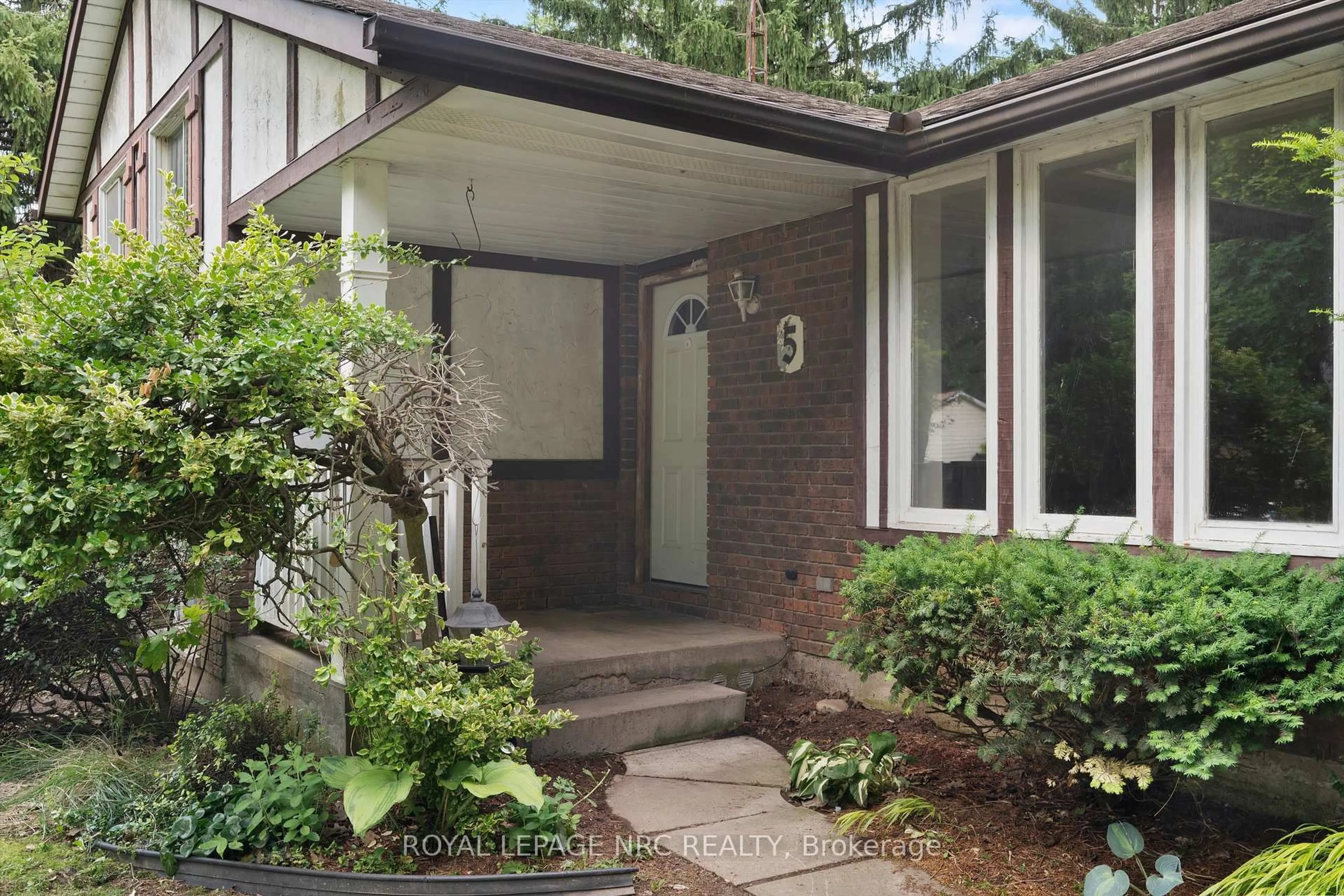 Unknown for 5 Fallingbrook Dr, Pelham Ontario L0S 1E1