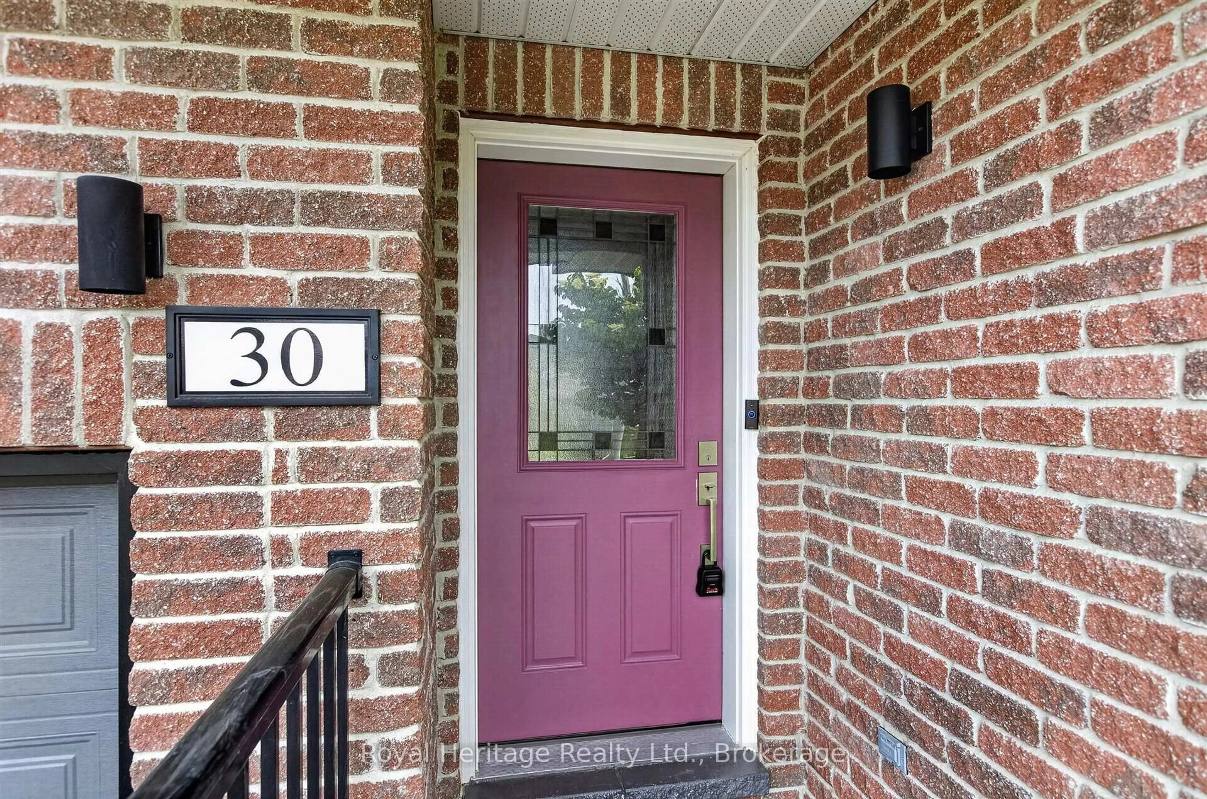 Indoor entryway for 30 Springdale Dr, Kawartha Lakes Ontario K9V 0J3
