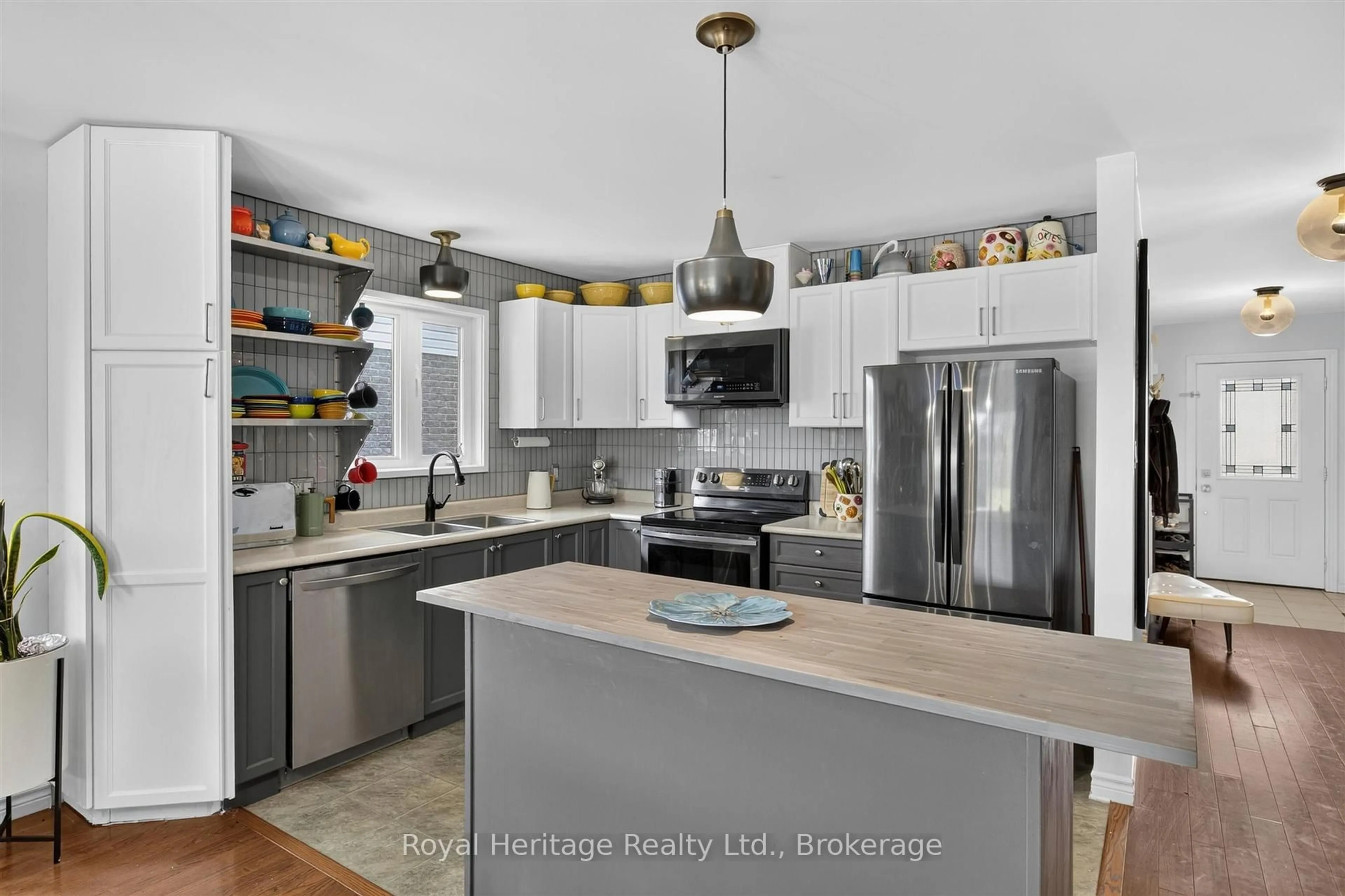 Open concept kitchen, unknown for 30 Springdale Dr, Kawartha Lakes Ontario K9V 0J3