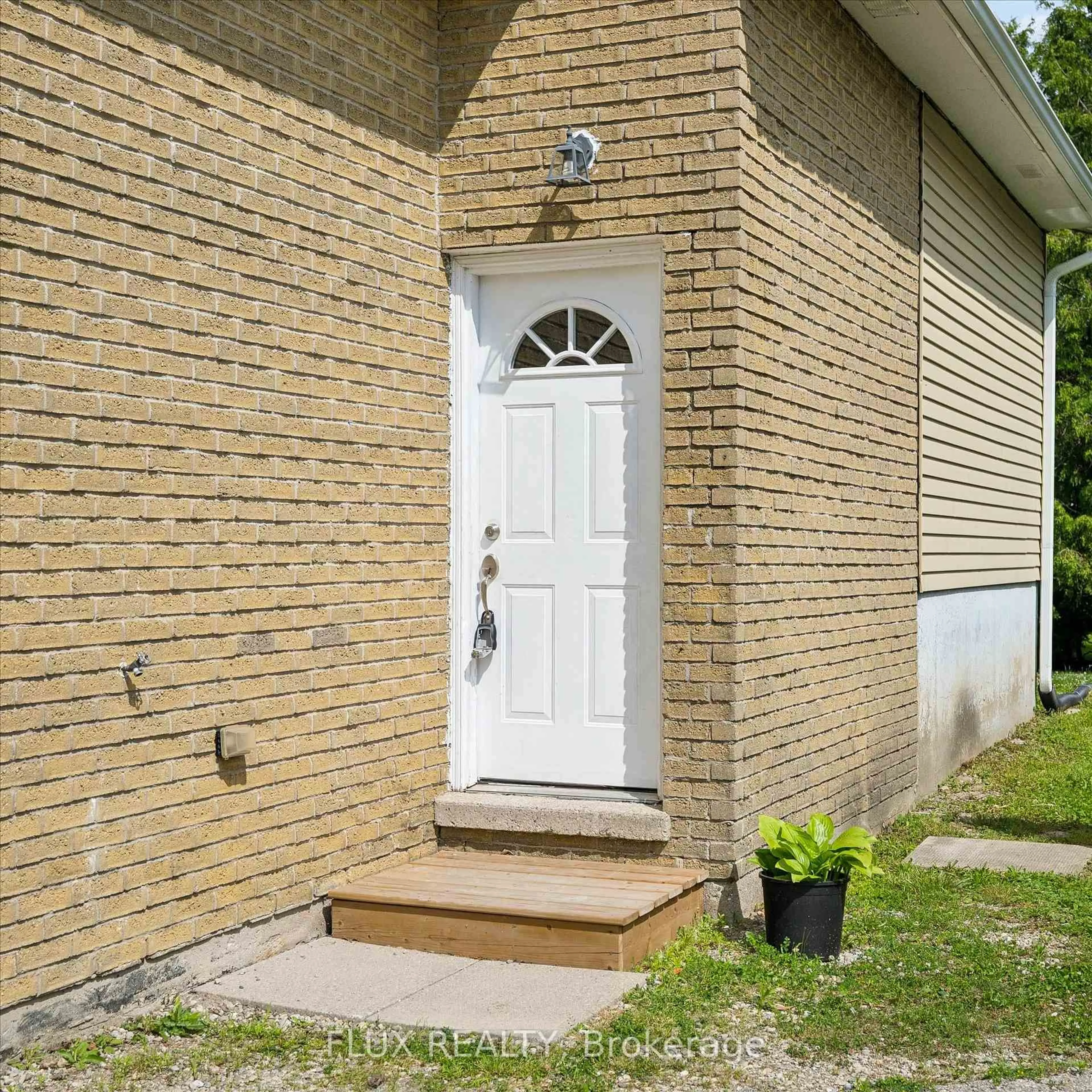 Home with brick exterior material, street for 154 Graham Cres, Stratford Ontario N5A 7G5