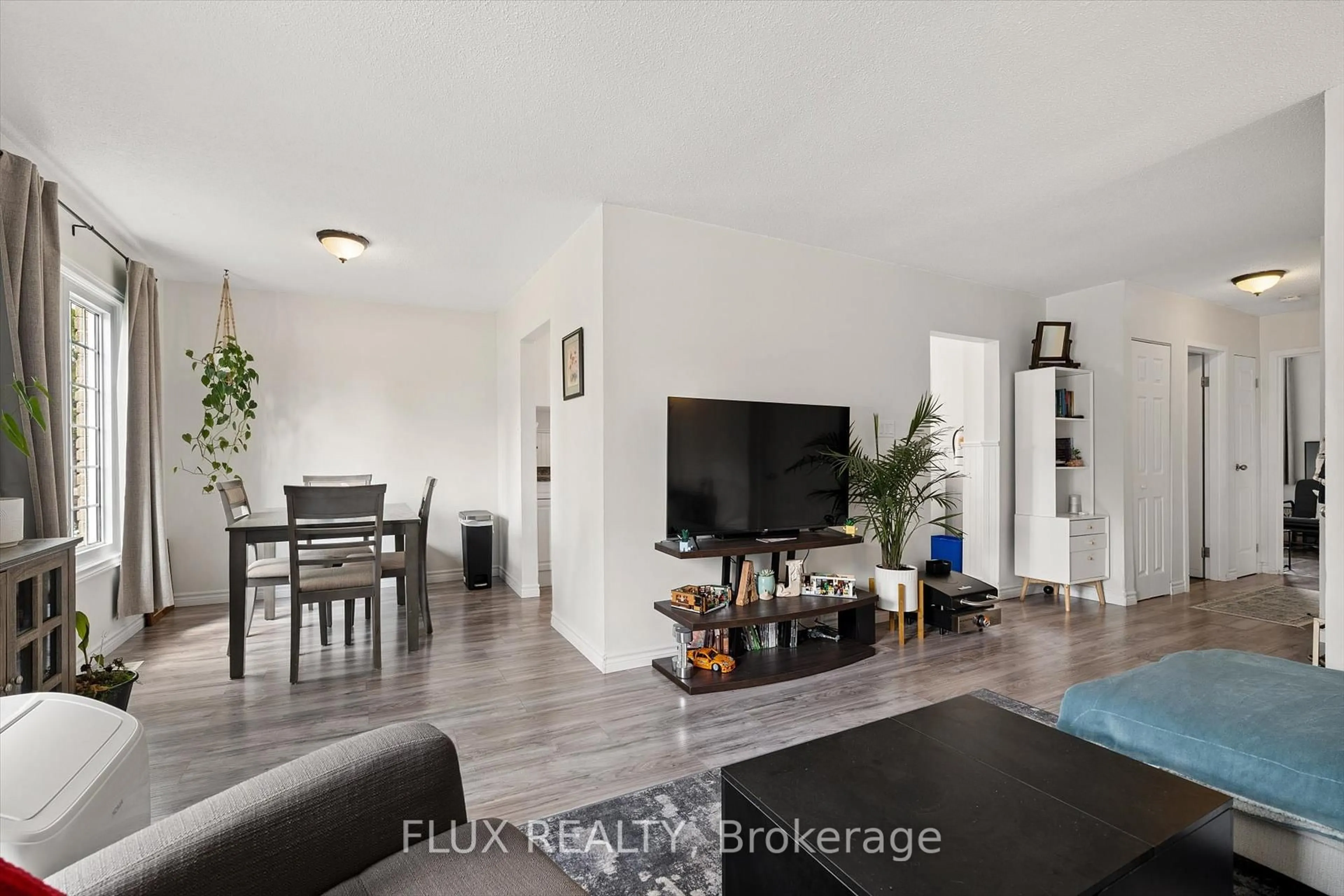 Living room with furniture, unknown for 154 Graham Cres, Stratford Ontario N5A 7G5