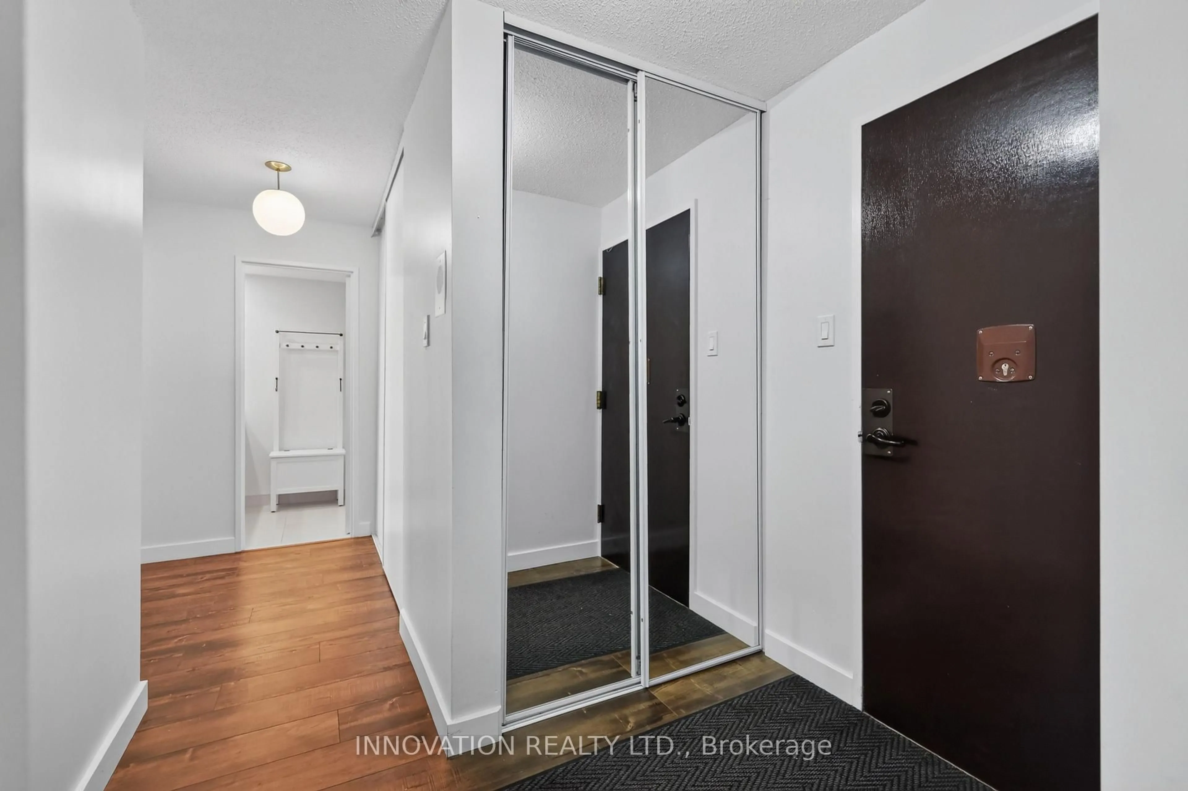 Indoor entryway for 1485 Baseline Rd #705, Ottawa Ontario K2C 3L8