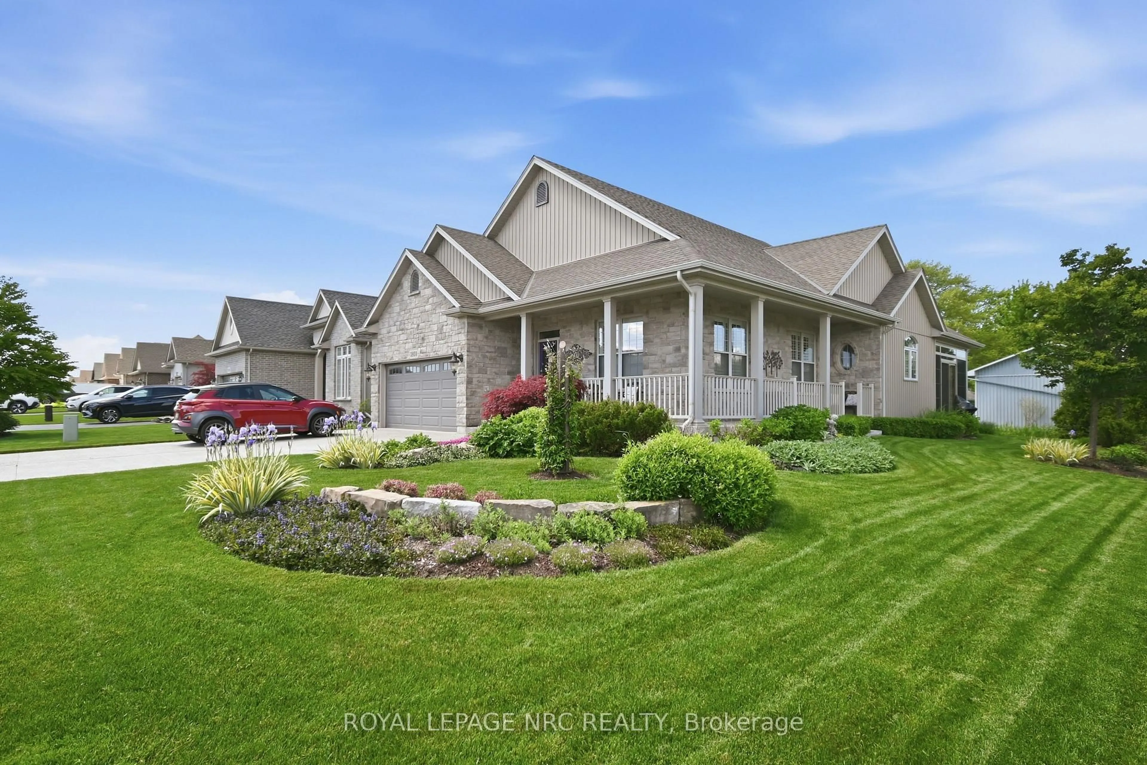 A pic from outside/outdoor area/front of a property/back of a property/a pic from drone, street for 3930 Village Creek Dr, Fort Erie Ontario L0S 1S0