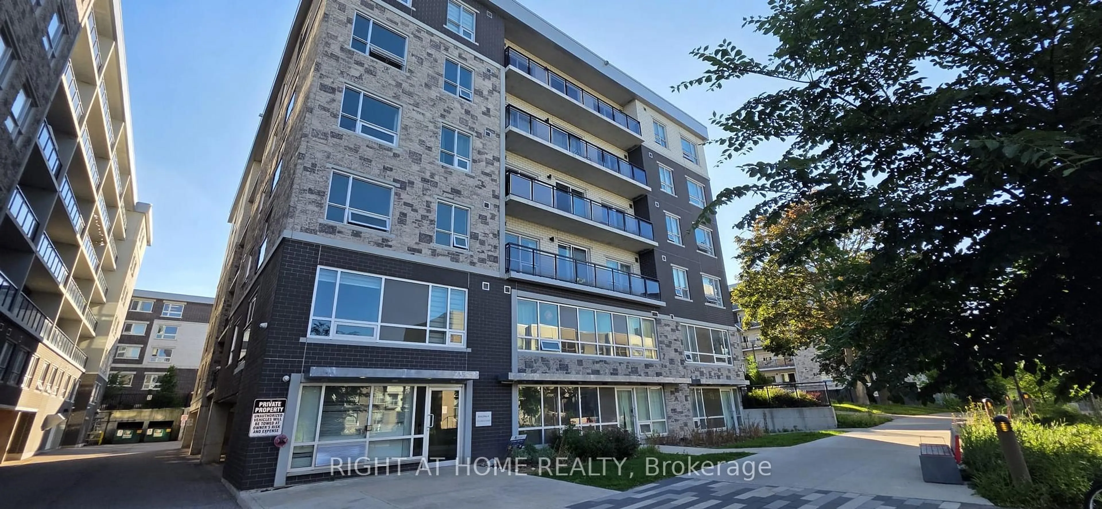 Unknown for 275A Larch St #206, Waterloo Ontario N2L 0J1