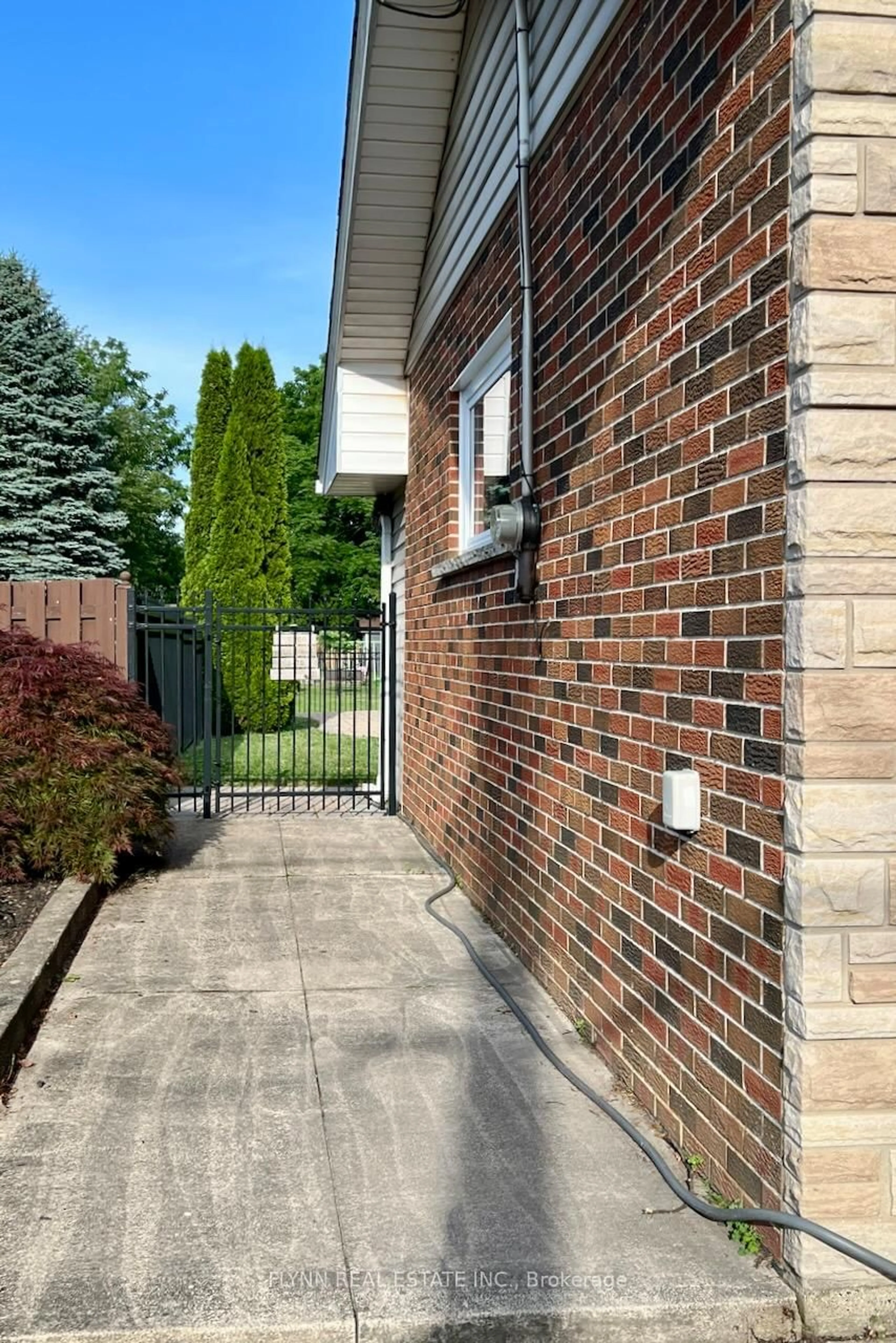 Home with brick exterior material, street for 3020 Saint George Ave, Niagara Falls Ontario L2J 2P2