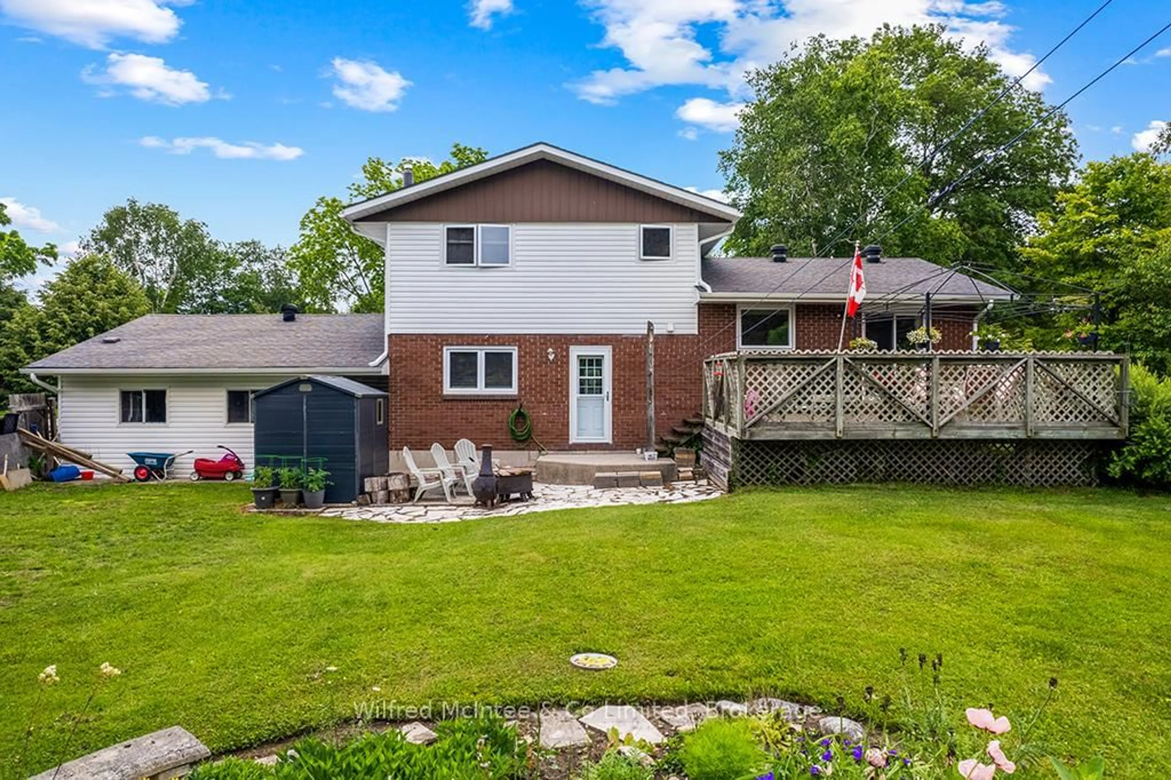 A pic from outside/outdoor area/front of a property/back of a property/a pic from drone, unknown for 431 Alice St, Saugeen Shores Ontario N0H 2L0