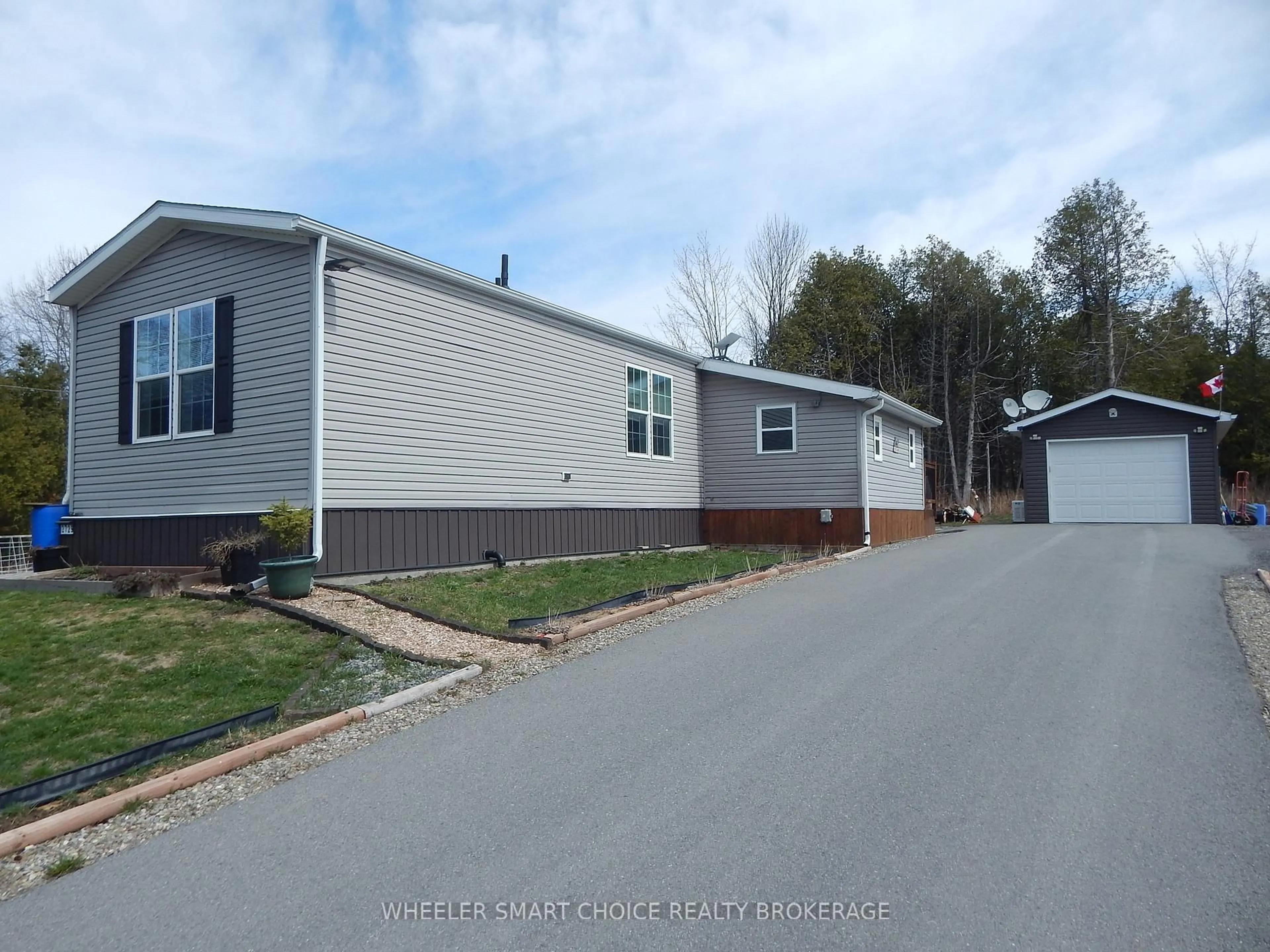 Home with vinyl exterior material, street for 2729 Crows Nest Rd, North Stormont Ontario K0C 1T0