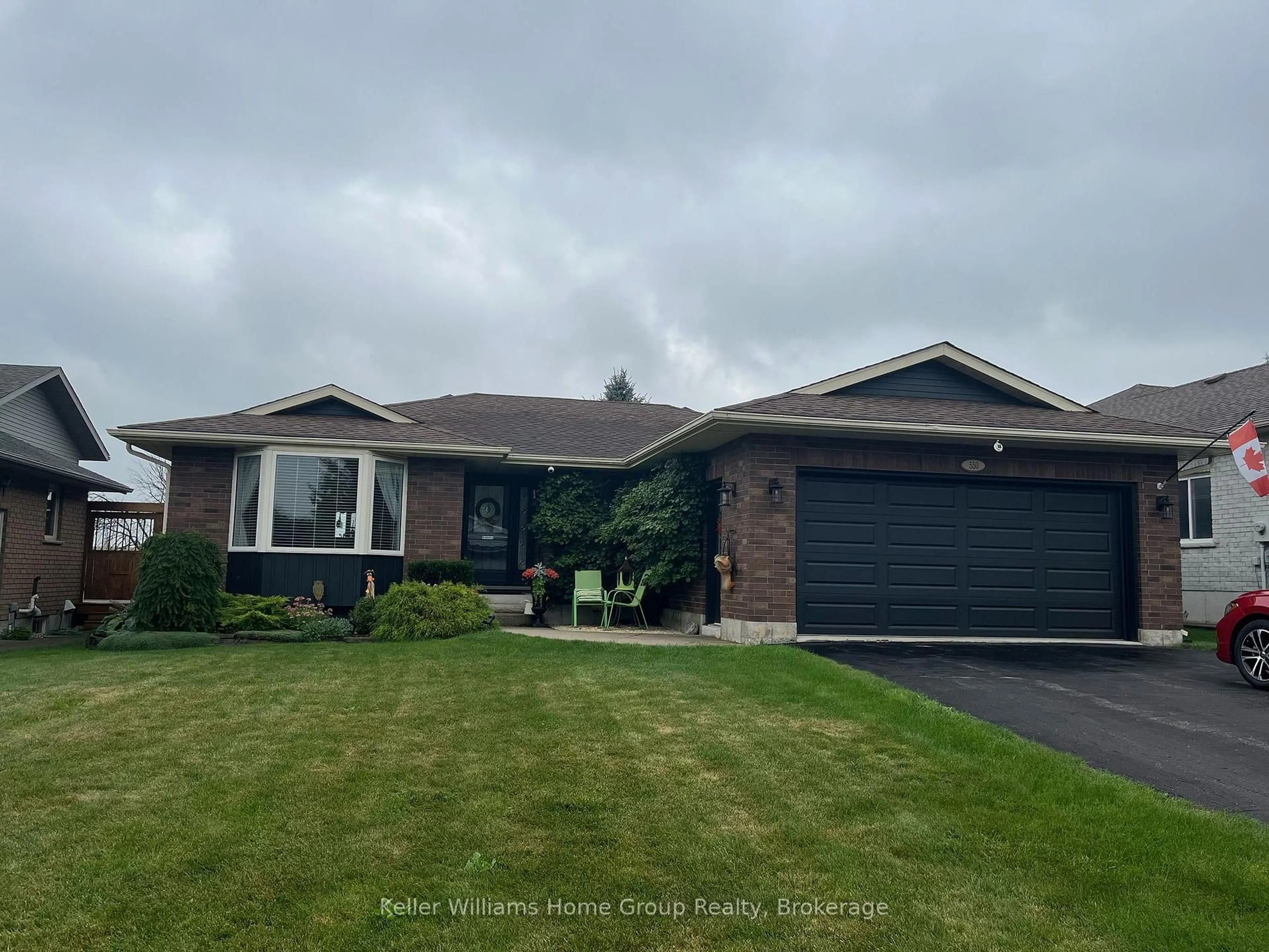 Home with vinyl exterior material, street for 550 MAPLE Ave, North Perth Ontario N4W 3G5