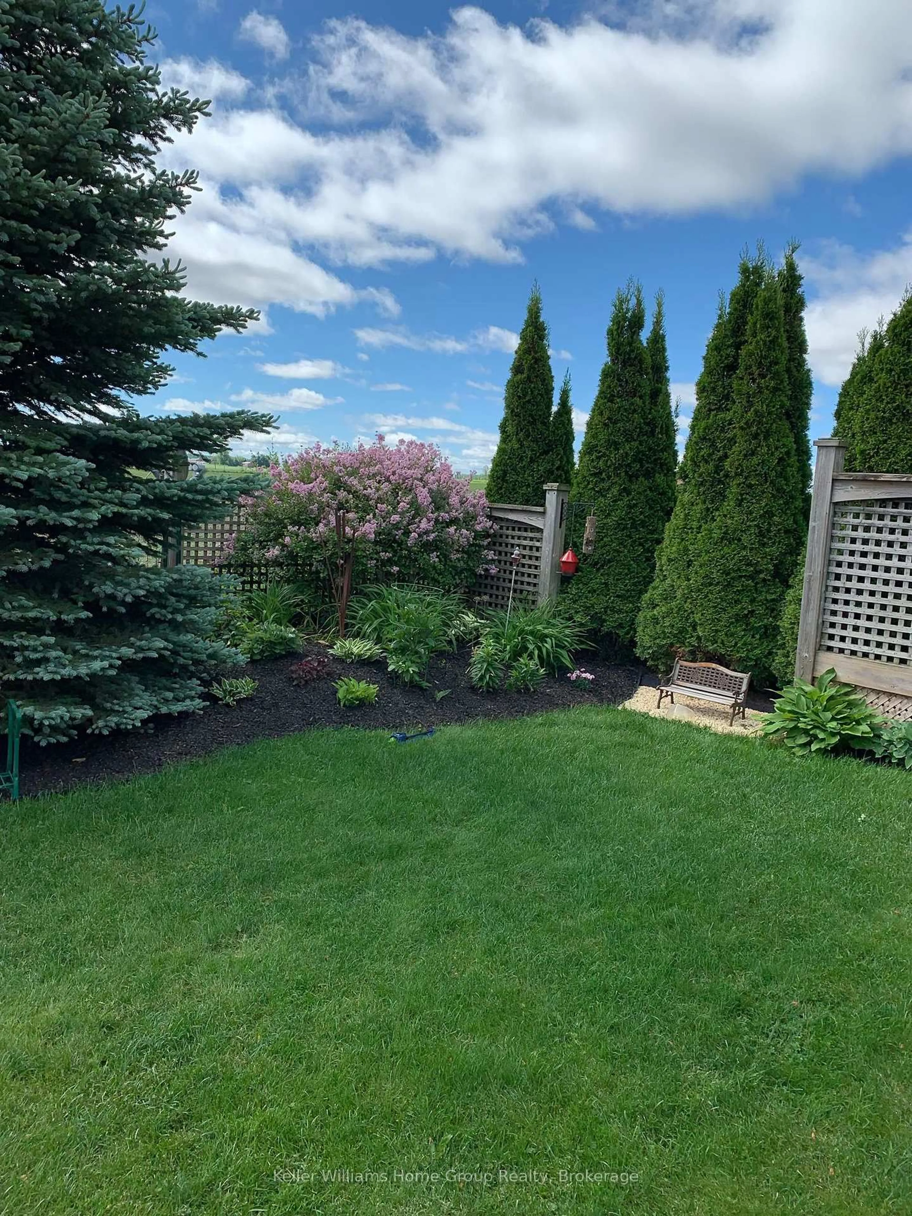 A pic from outside/outdoor area/front of a property/back of a property/a pic from drone, unknown for 550 MAPLE Ave, North Perth Ontario N4W 3G5