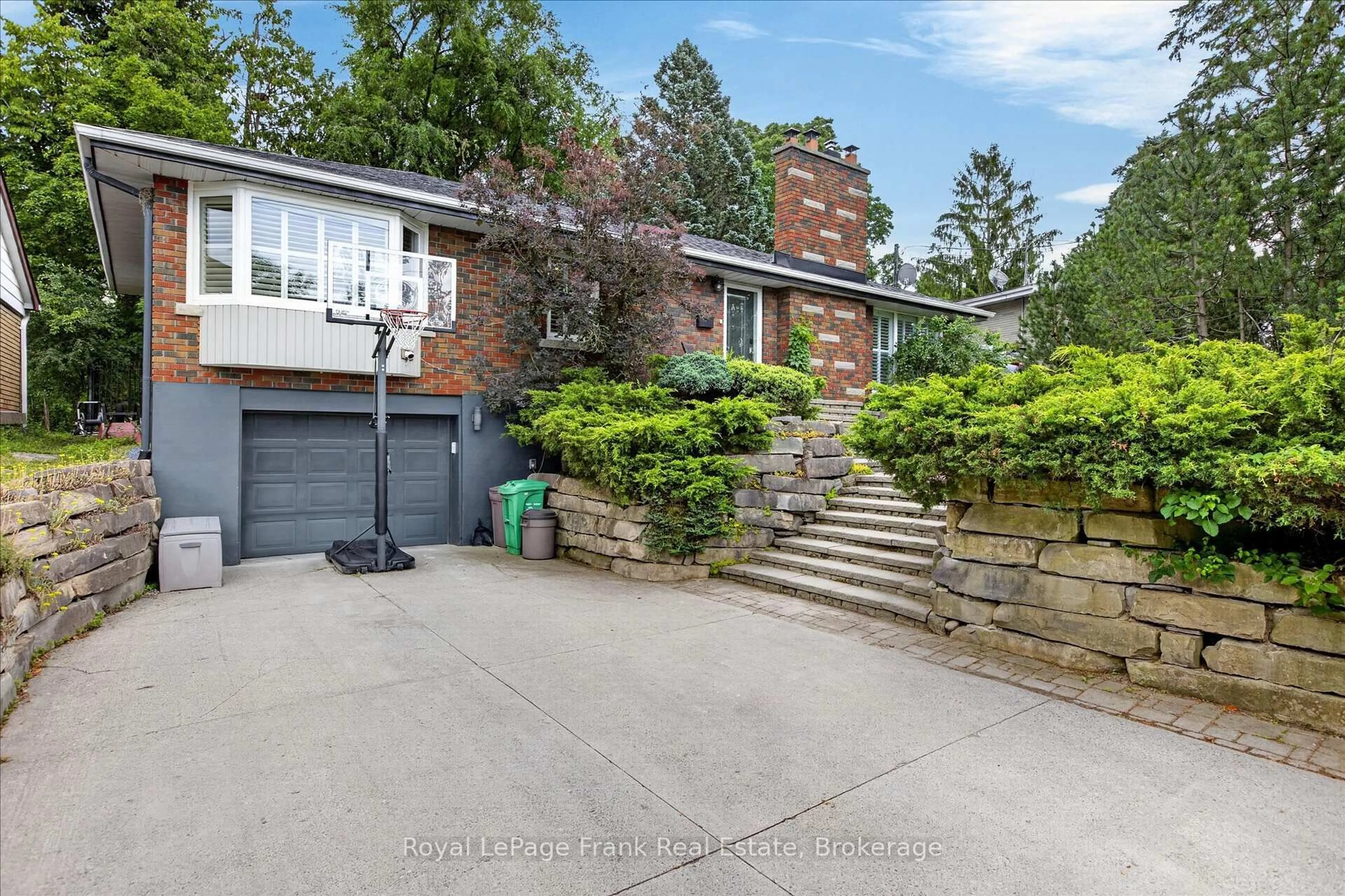 A pic from outside/outdoor area/front of a property/back of a property/a pic from drone, street for 700 Stannor Dr, Peterborough Ontario K9J 4S8