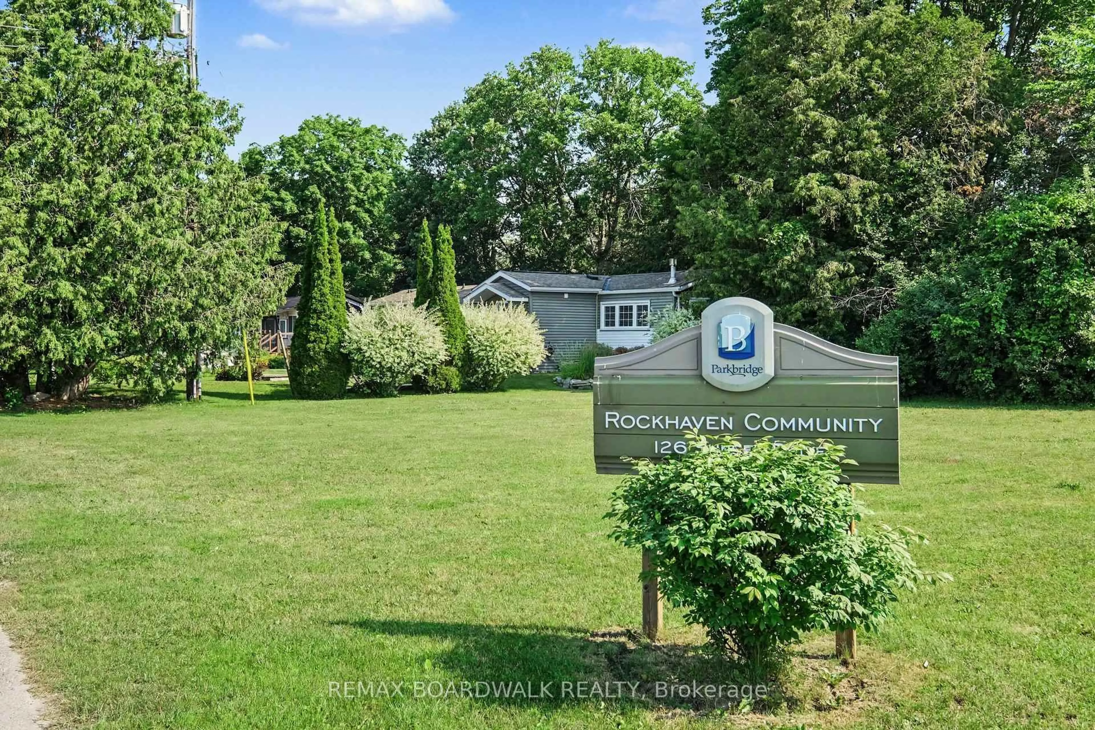A pic from outside/outdoor area/front of a property/back of a property/a pic from drone, water/lake/river/ocean view for 622 Bluebird Hill, Carleton Place Ontario K7C 4R3