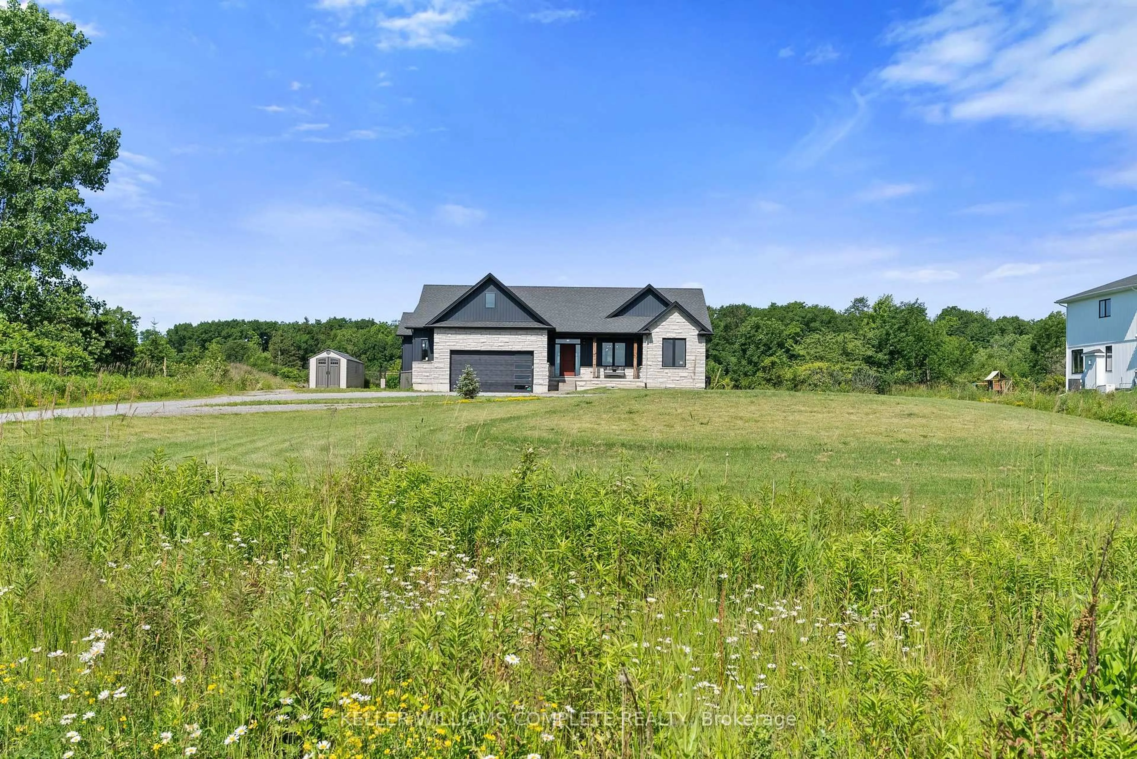 A pic from outside/outdoor area/front of a property/back of a property/a pic from drone, building for 641 Burleigh Rd, Fort Erie Ontario L0S 1N0