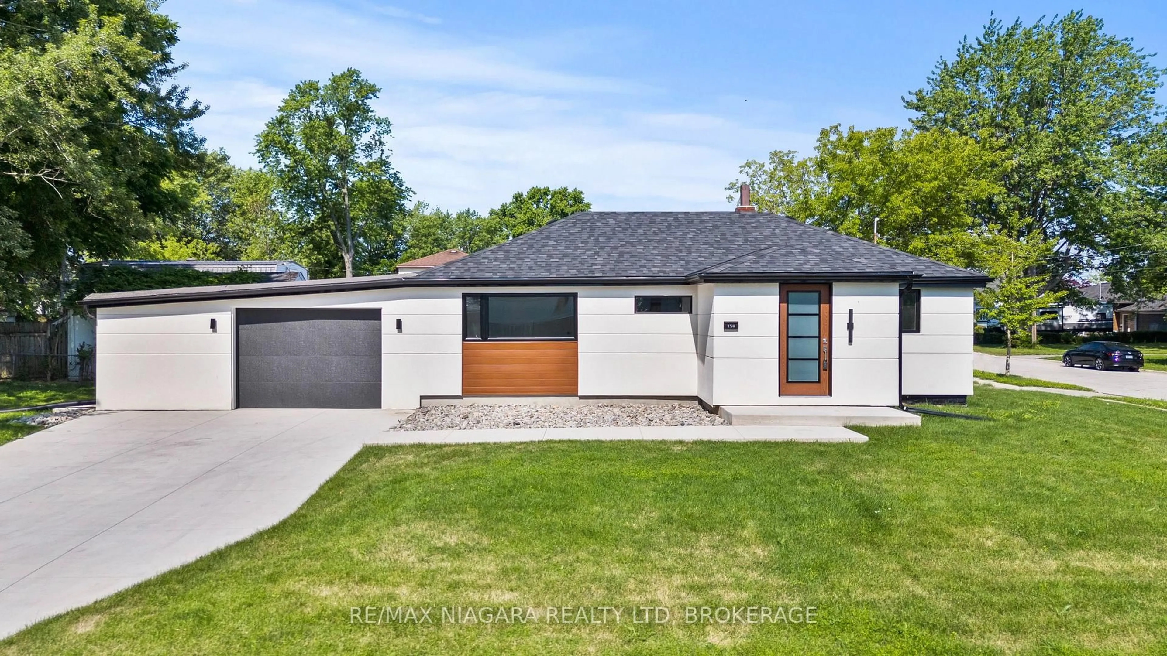 Home with brick exterior material, street for 150 Douglas St, Fort Erie Ontario L2A 3W9
