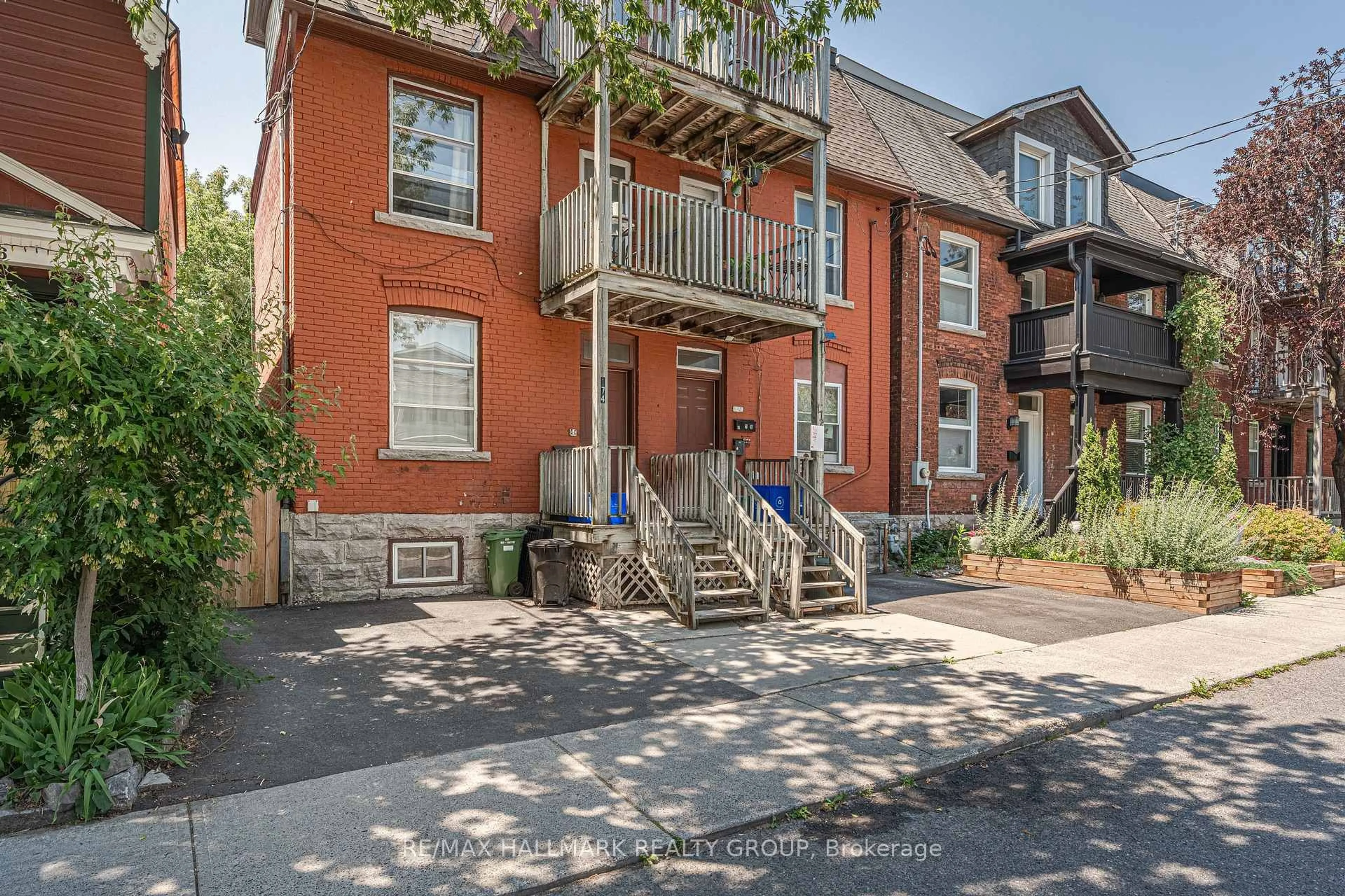 Unknown for 174 ARTHUR St, Ottawa Ontario K1R 7C4