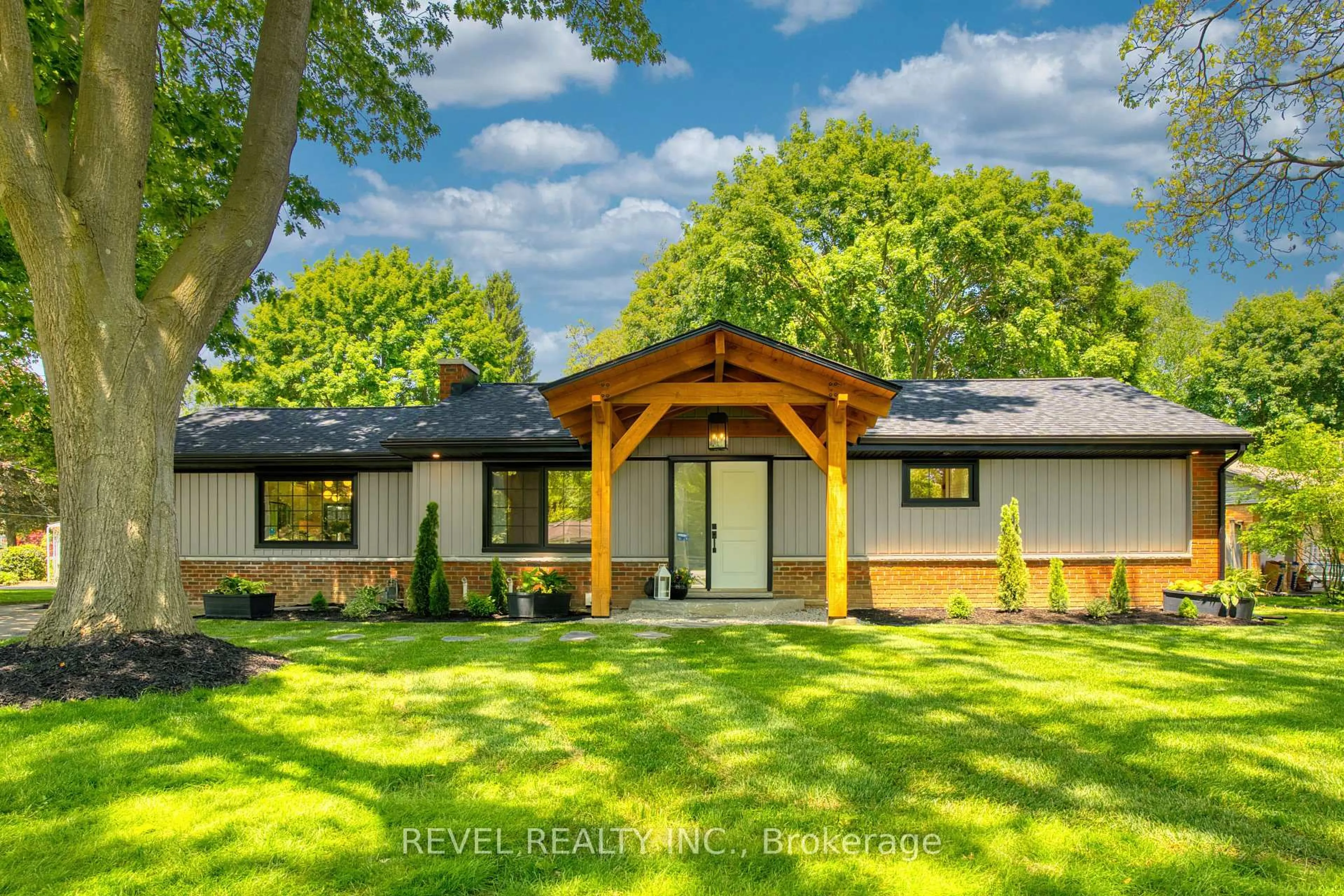 Home with brick exterior material, unknown for 793 Green Lane, London North Ontario N6H 2V2