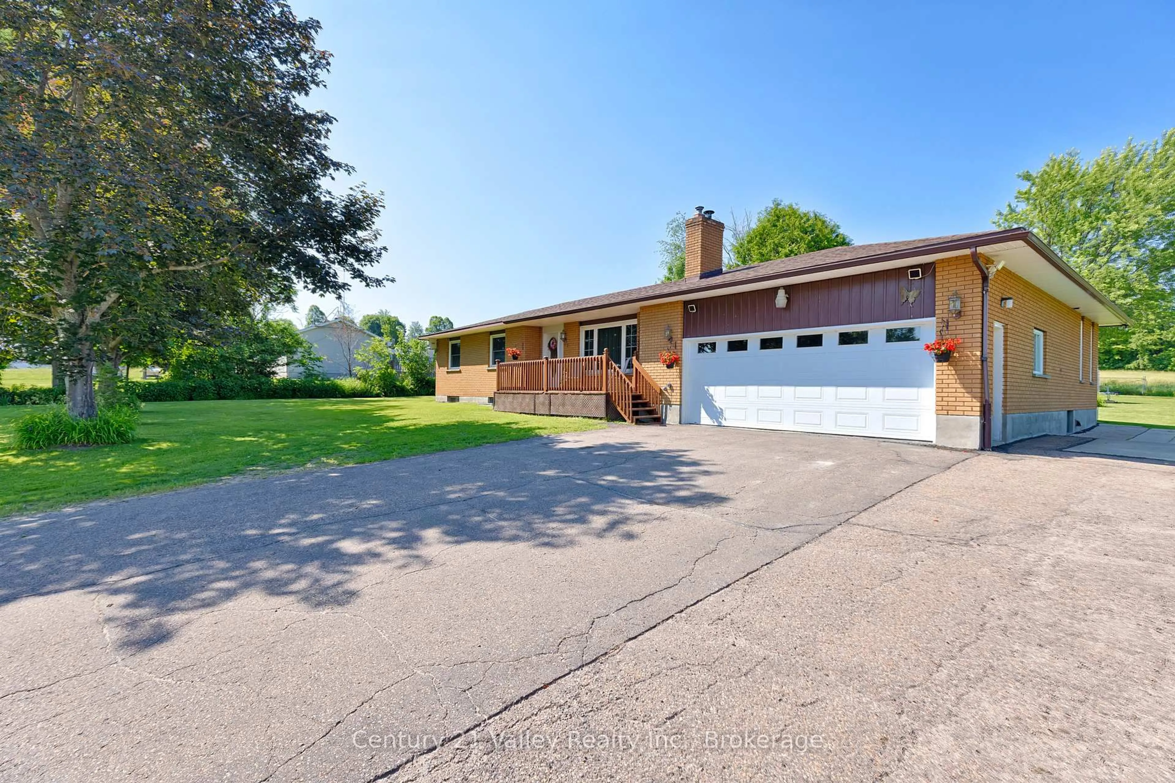 A pic from outside/outdoor area/front of a property/back of a property/a pic from drone, street for 2935 Burnstown Rd, Renfrew Ontario K7V 3Z4
