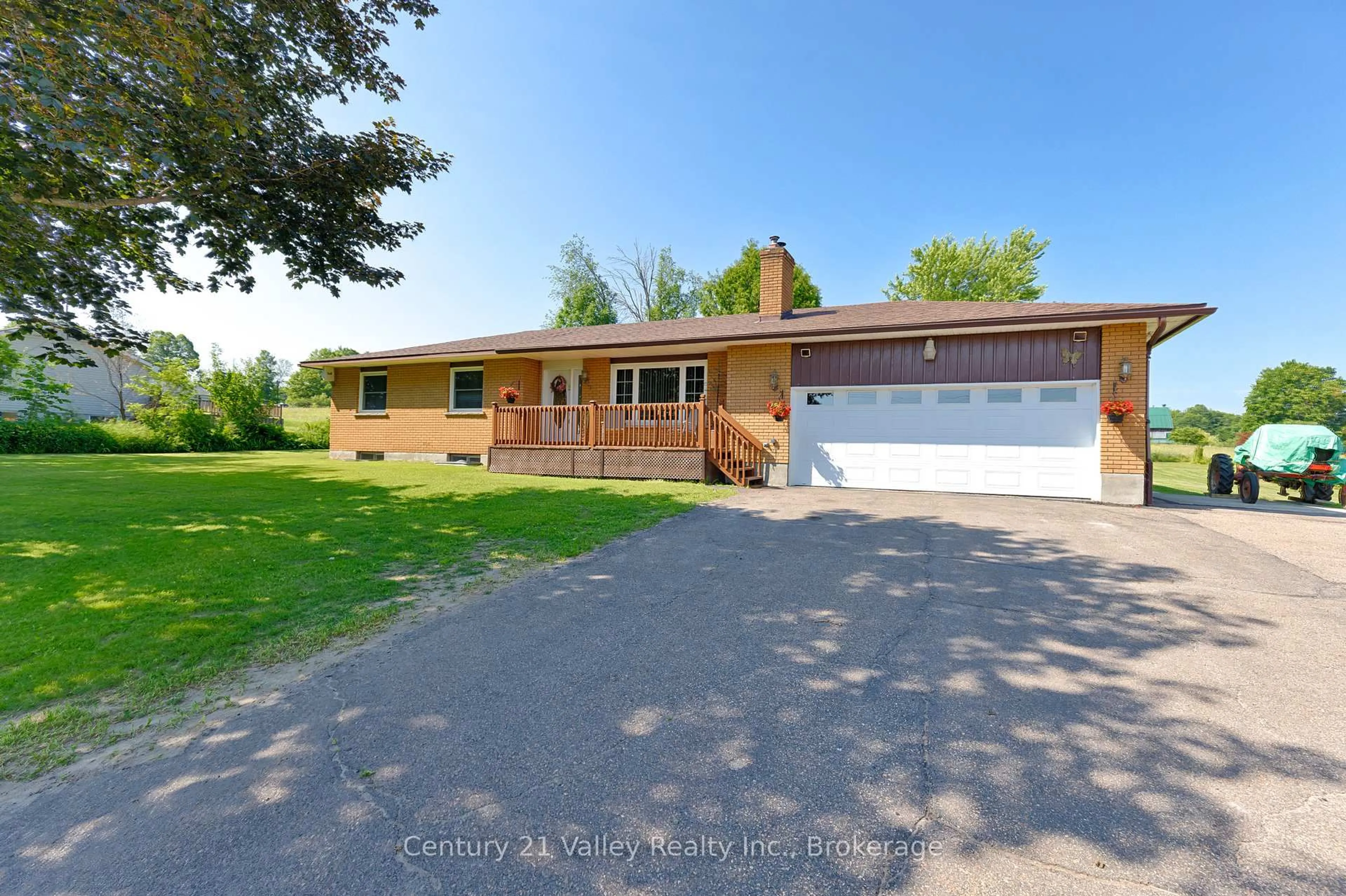 A pic from outside/outdoor area/front of a property/back of a property/a pic from drone, street for 2935 Burnstown Rd, Renfrew Ontario K7V 3Z4