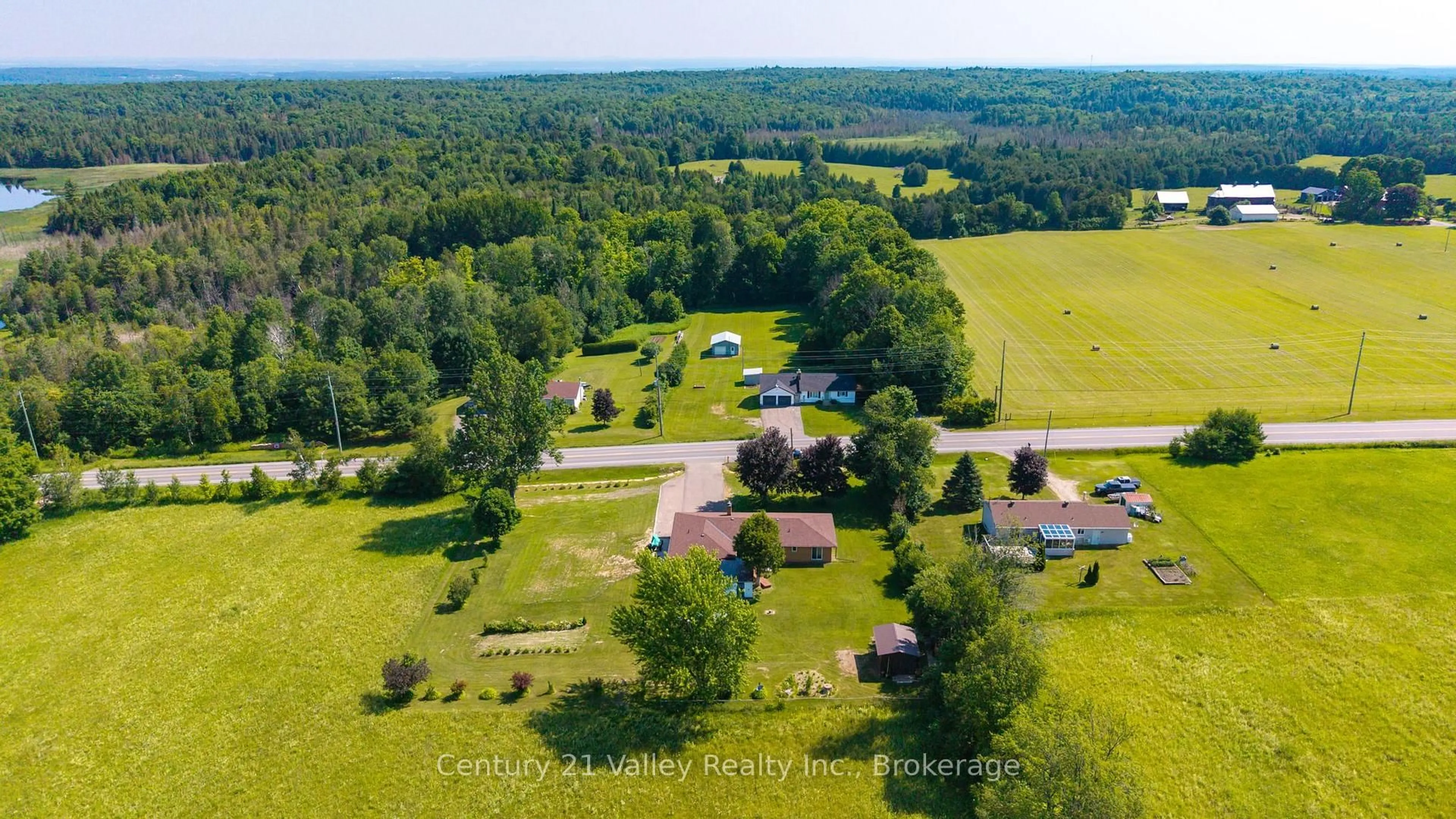 A pic from outside/outdoor area/front of a property/back of a property/a pic from drone, unknown for 2935 Burnstown Rd, Renfrew Ontario K7V 3Z4