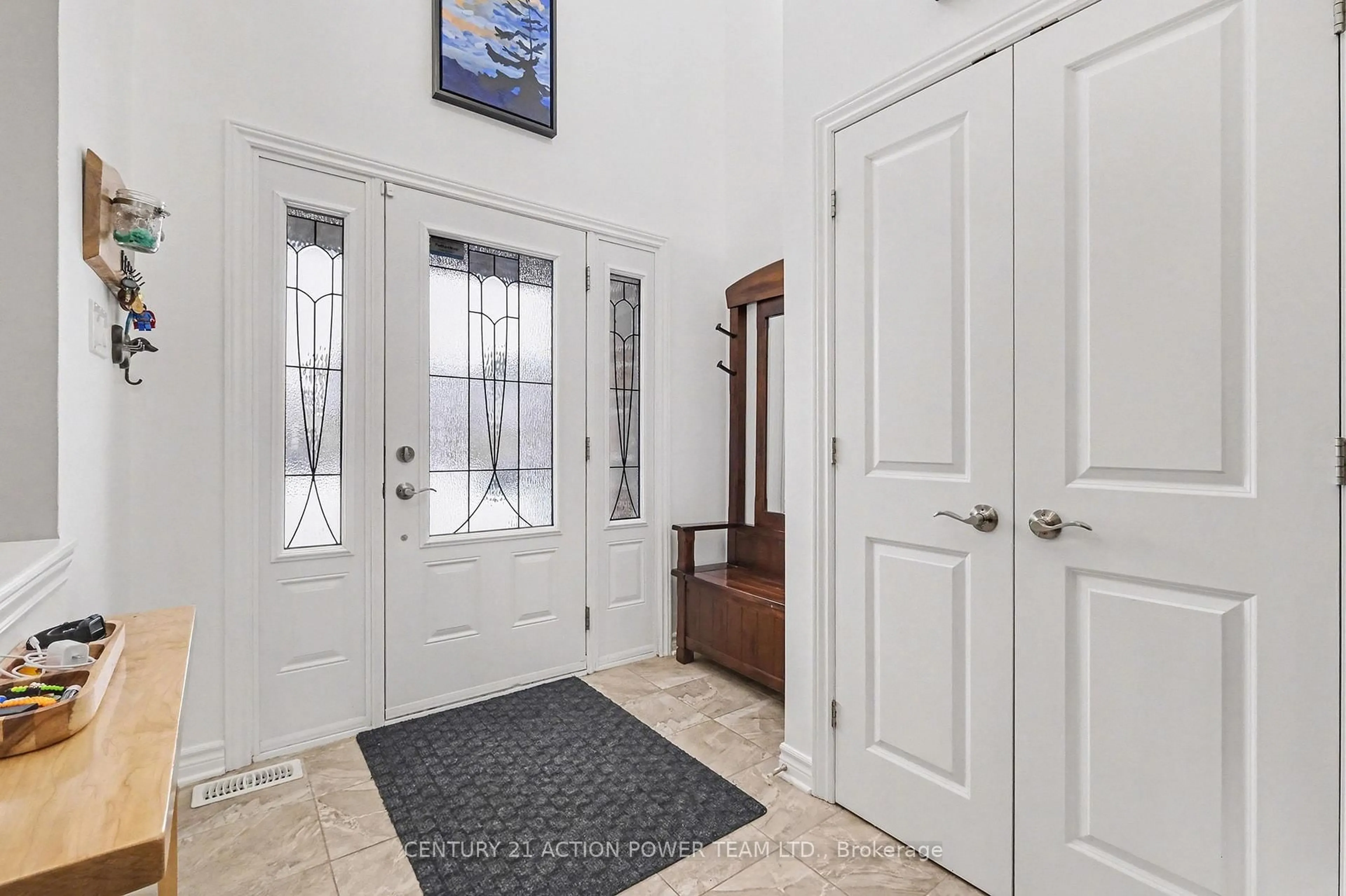 Indoor entryway for 7 Richer St, North Stormont Ontario K0A 1R0