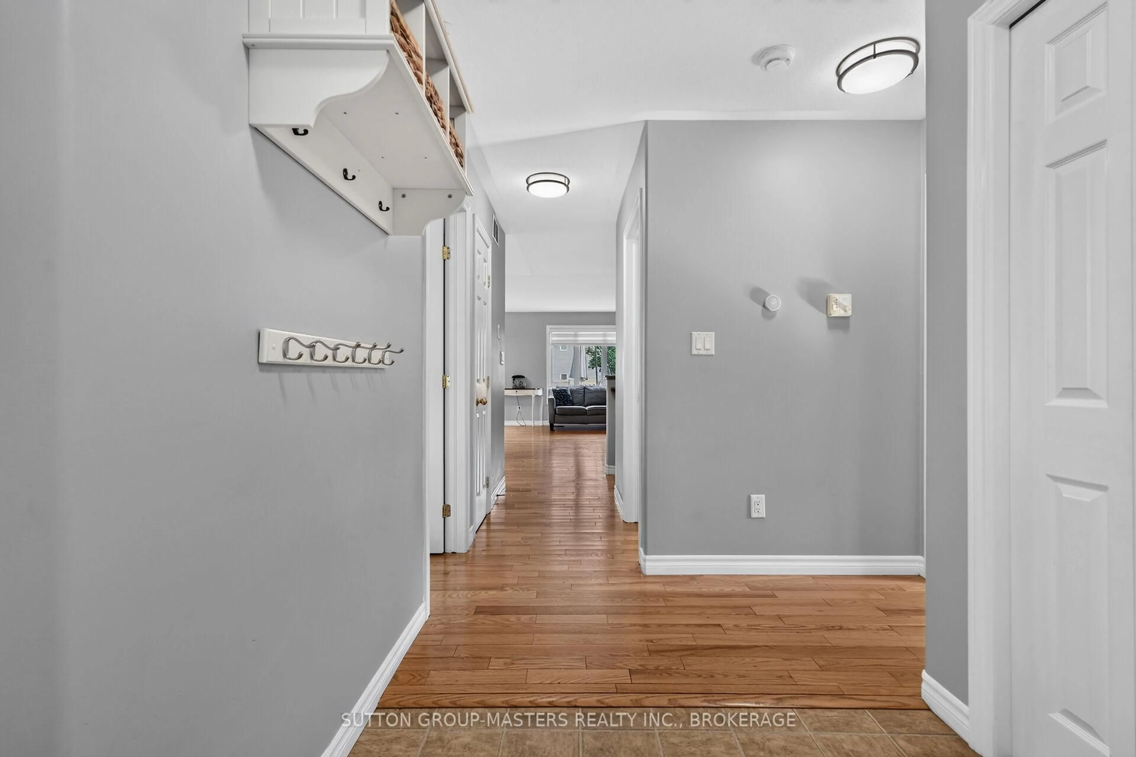 Indoor entryway for 192 Kildare Ave, Loyalist Ontario K7N 0A4