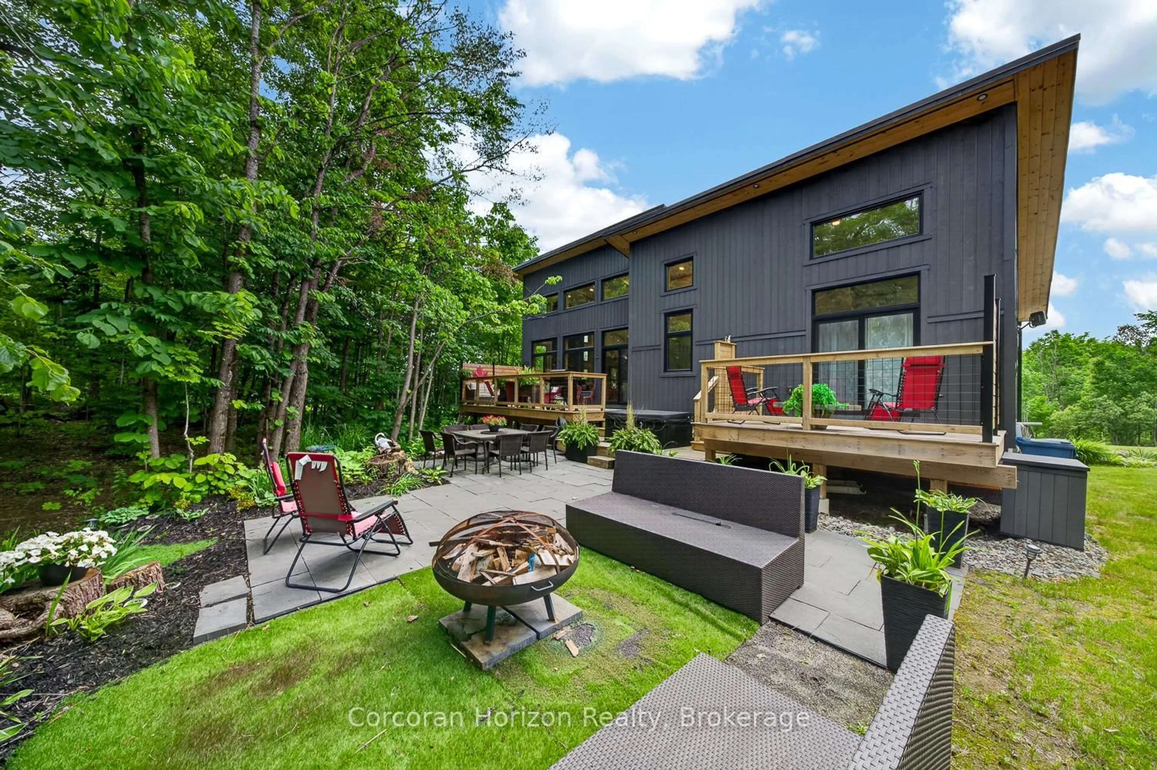 Patio, unknown for 9 Silver Birch Circ, McKellar Ontario P2A 0B5