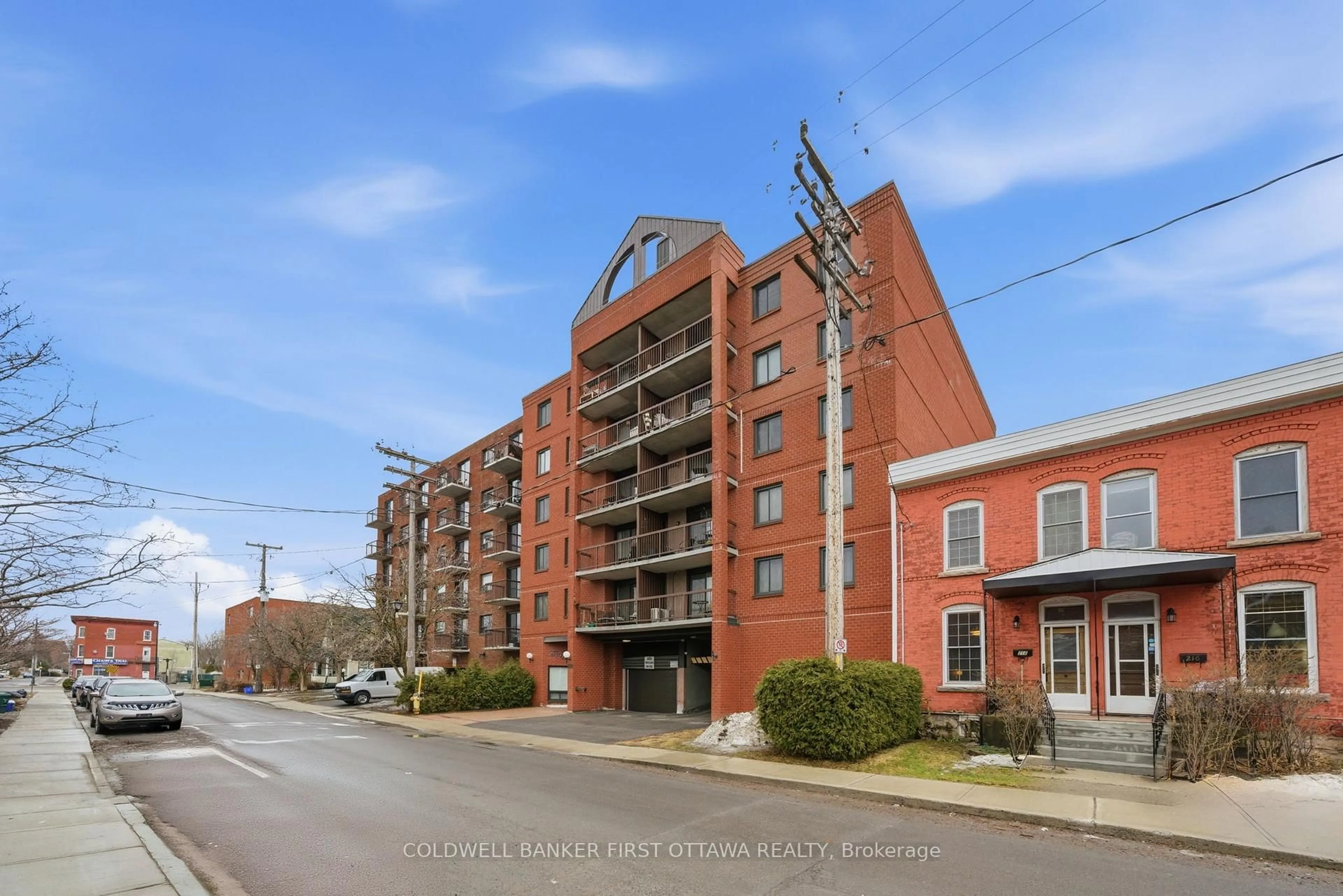Unknown for 222 Guigues Ave #402, Ottawa Ontario K1N 5J2