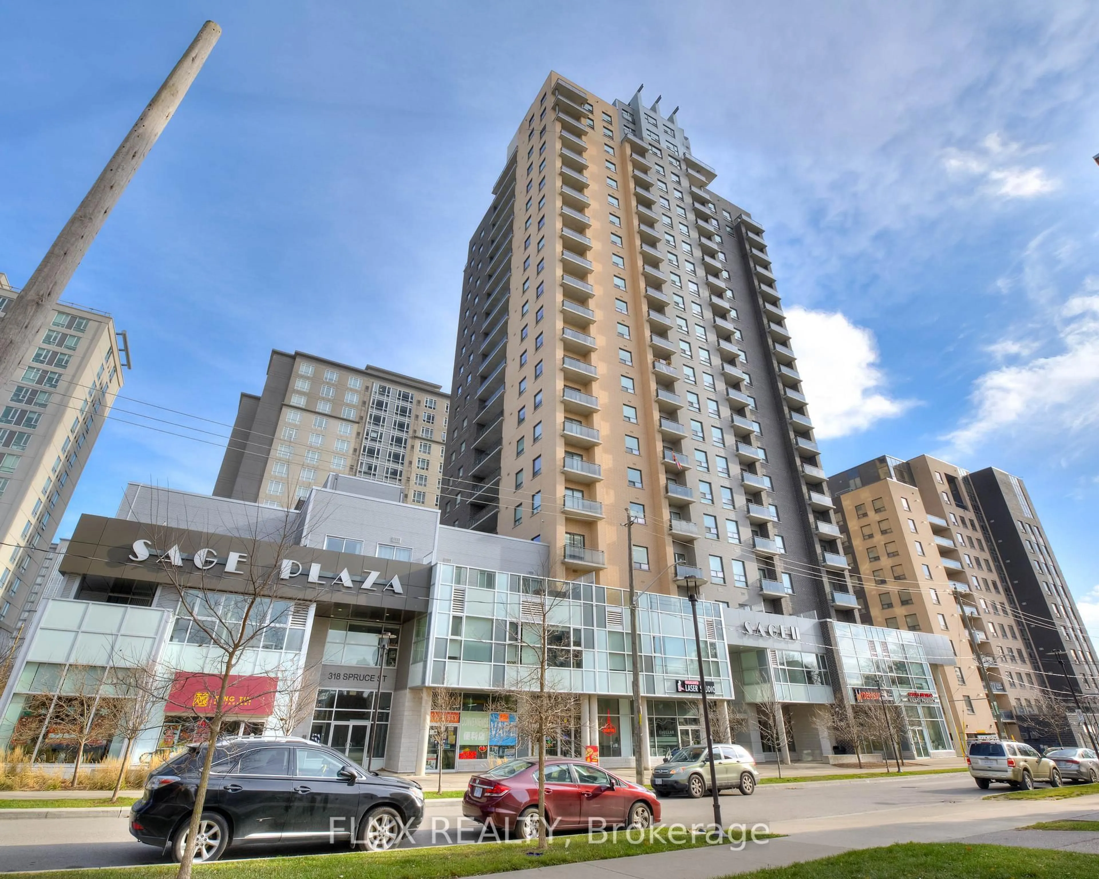 Indoor foyer for 318 SPRUCE St #808, Waterloo Ontario N2L 0E9