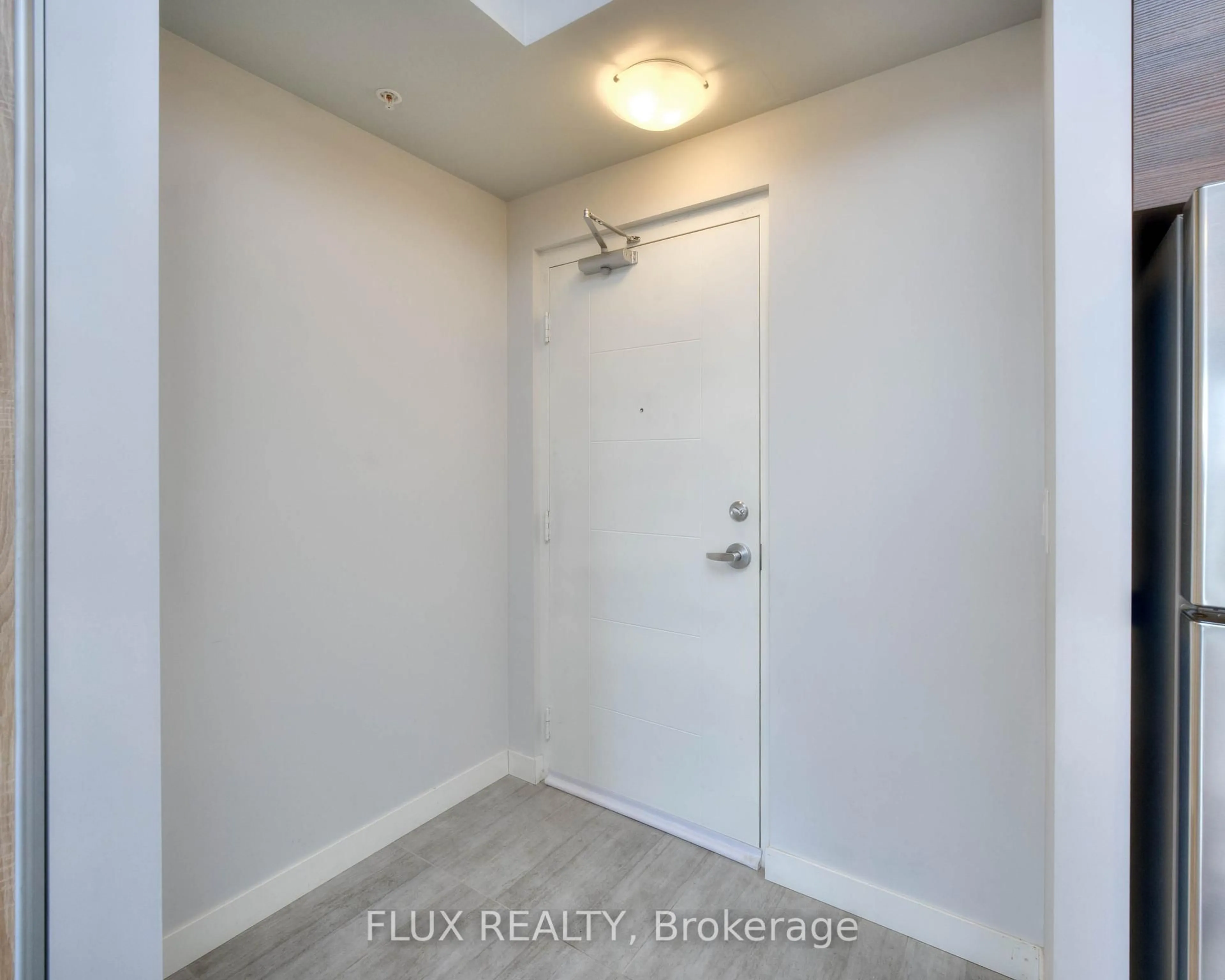 Indoor entryway for 318 SPRUCE St #808, Waterloo Ontario N2L 0E9