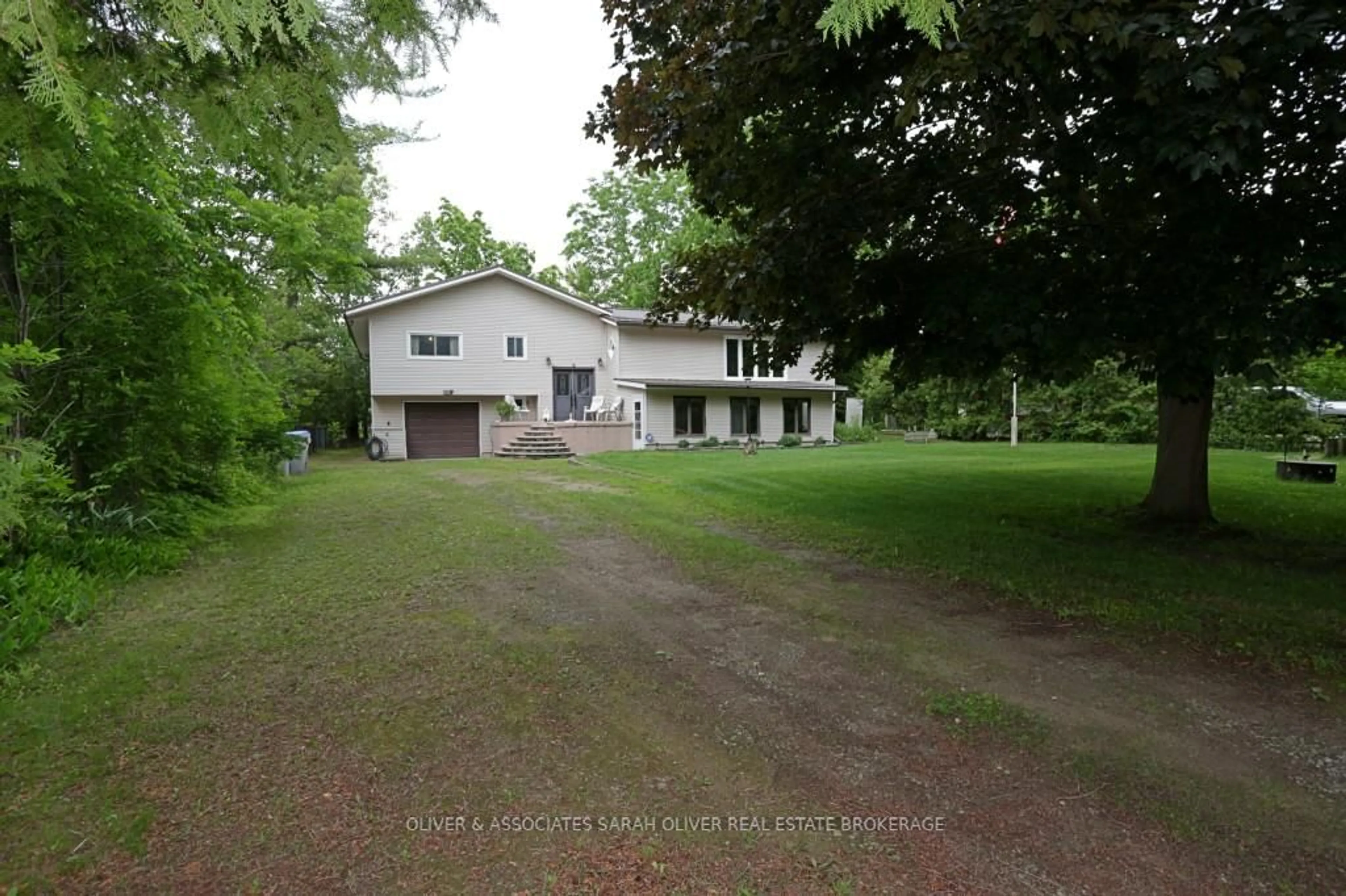 A pic from outside/outdoor area/front of a property/back of a property/a pic from drone, unknown for 6386 Victoria Ave, Lambton Shores Ontario N0N 1J2