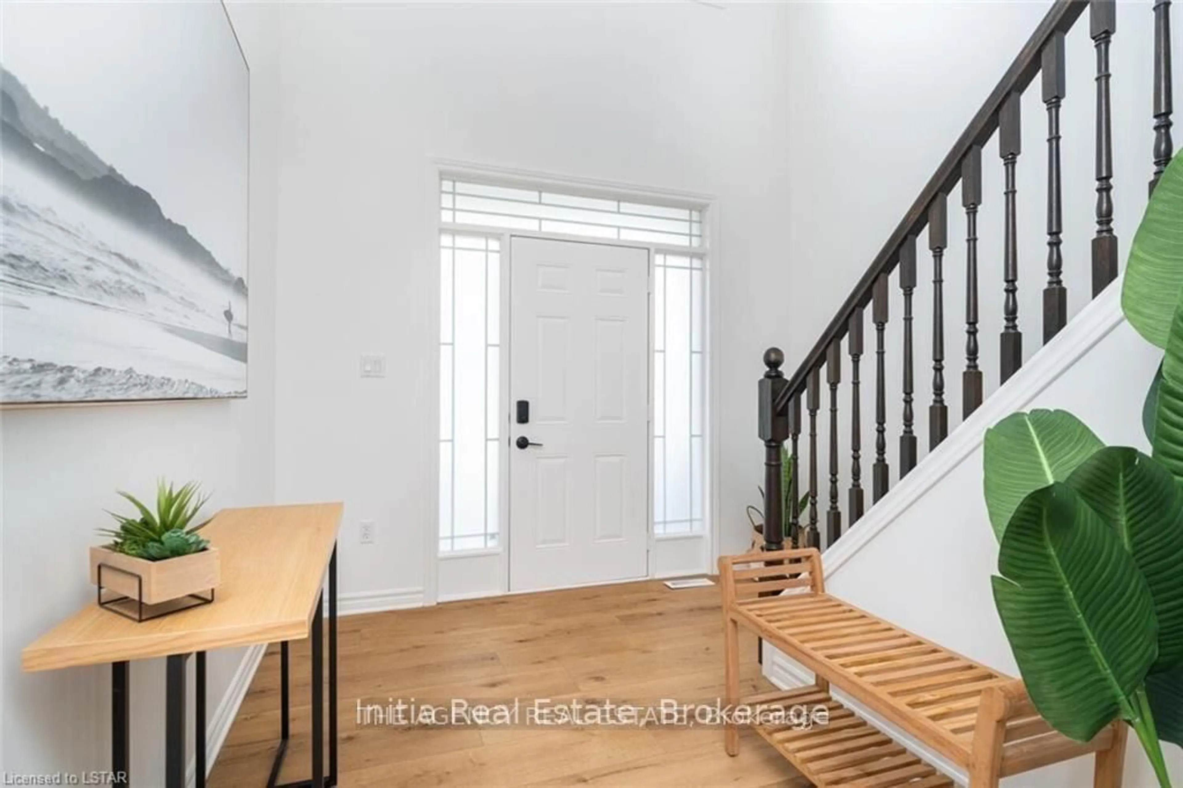 Indoor entryway for 940 Mapleridge St, London North Ontario N6H 0A6