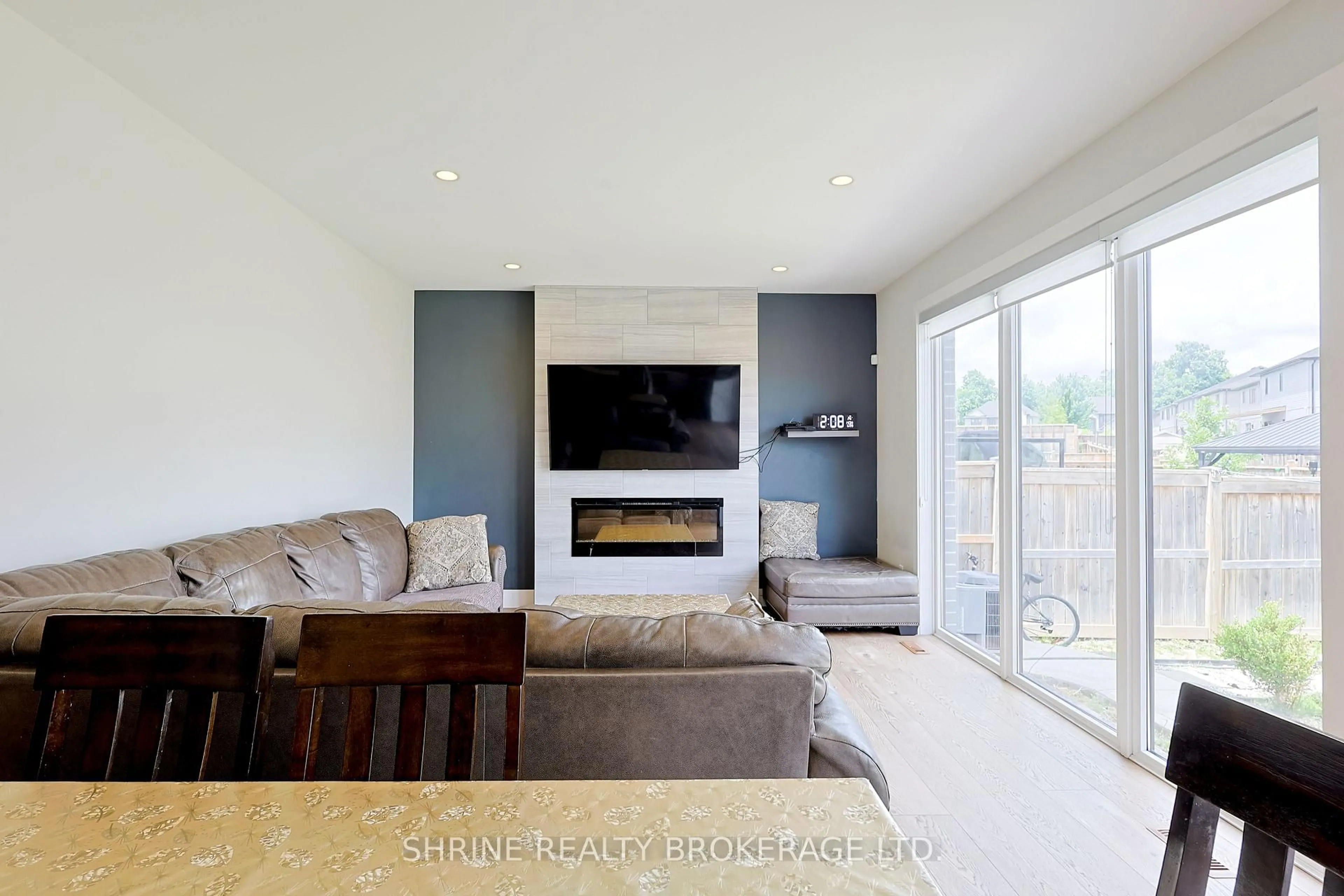 Living room with furniture, unknown for 2170 Debra Dr, London South Ontario N6P 0E5