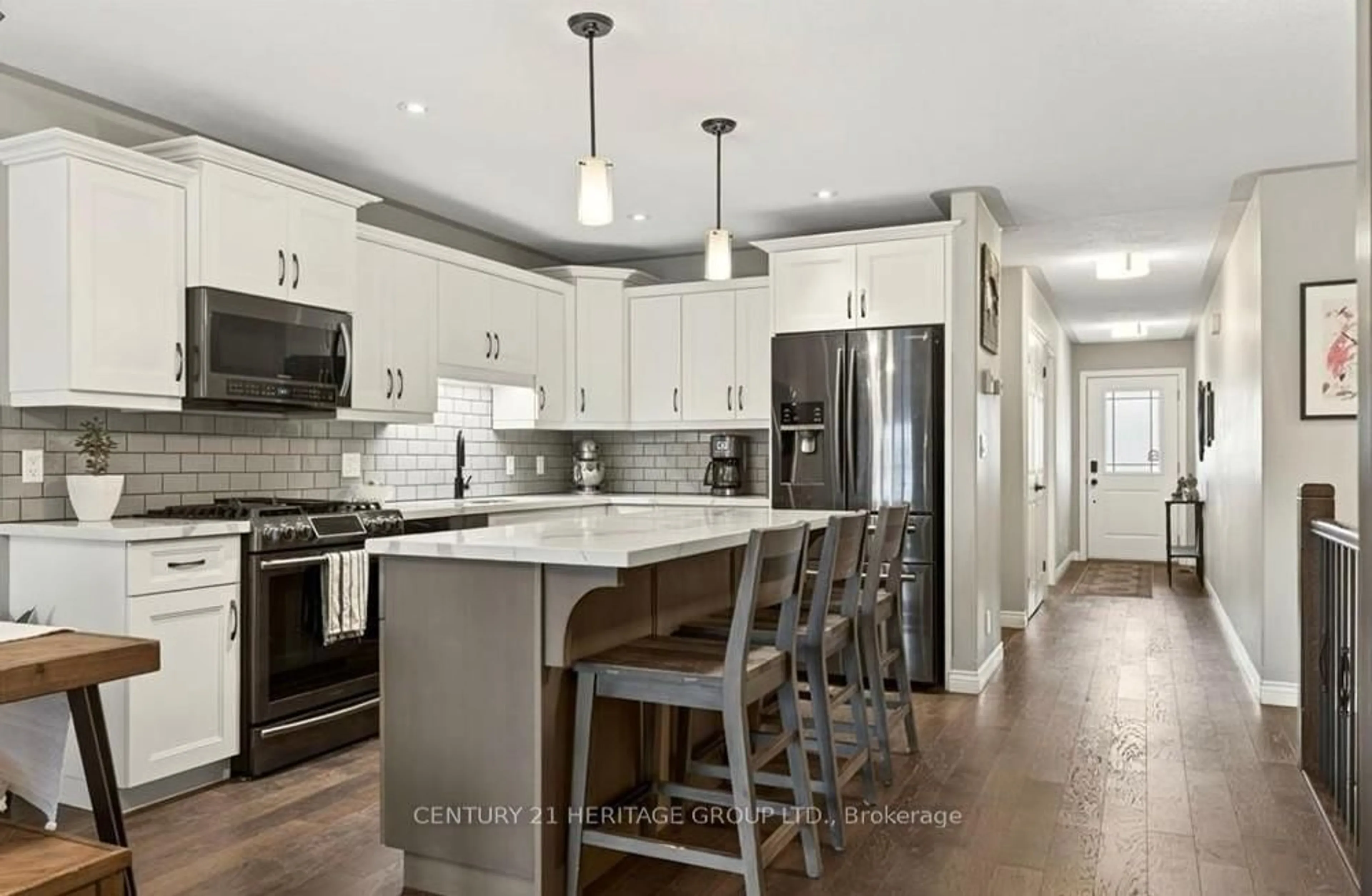 Open concept kitchen, ceramic/tile floor for 67 MacNeil Crt, Haldimand Ontario N0A 1H0