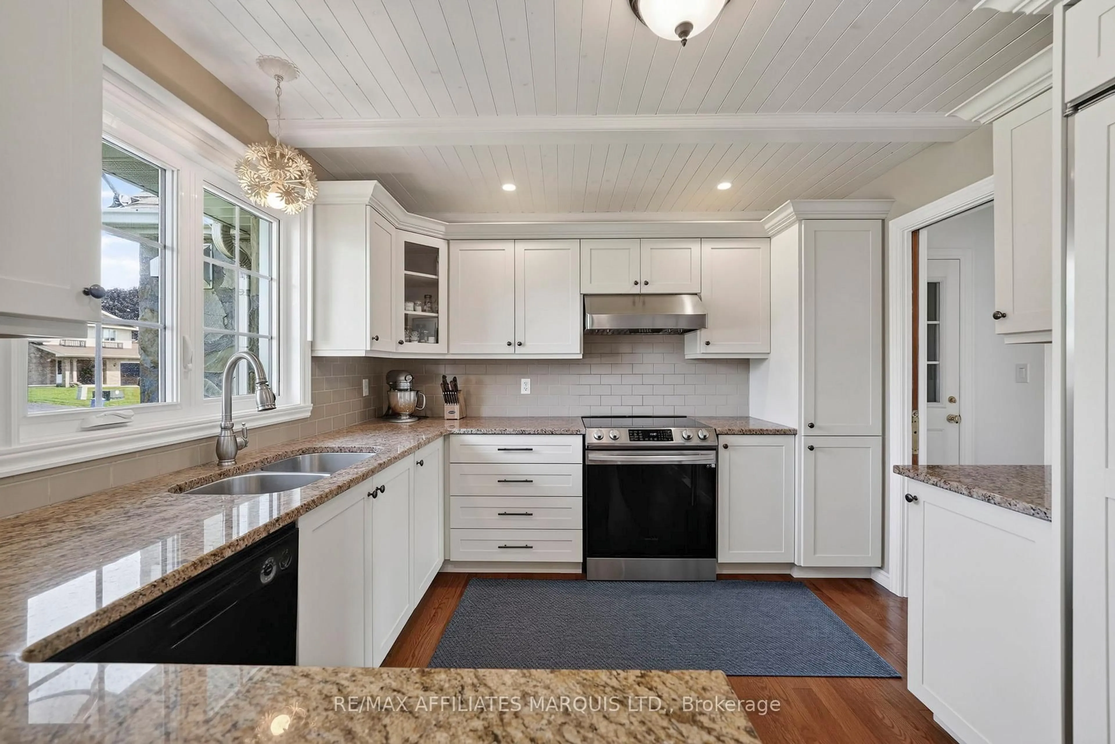 Open concept kitchen, unknown for 1920 Belvedere Cres, Cornwall Ontario K6H 6M9