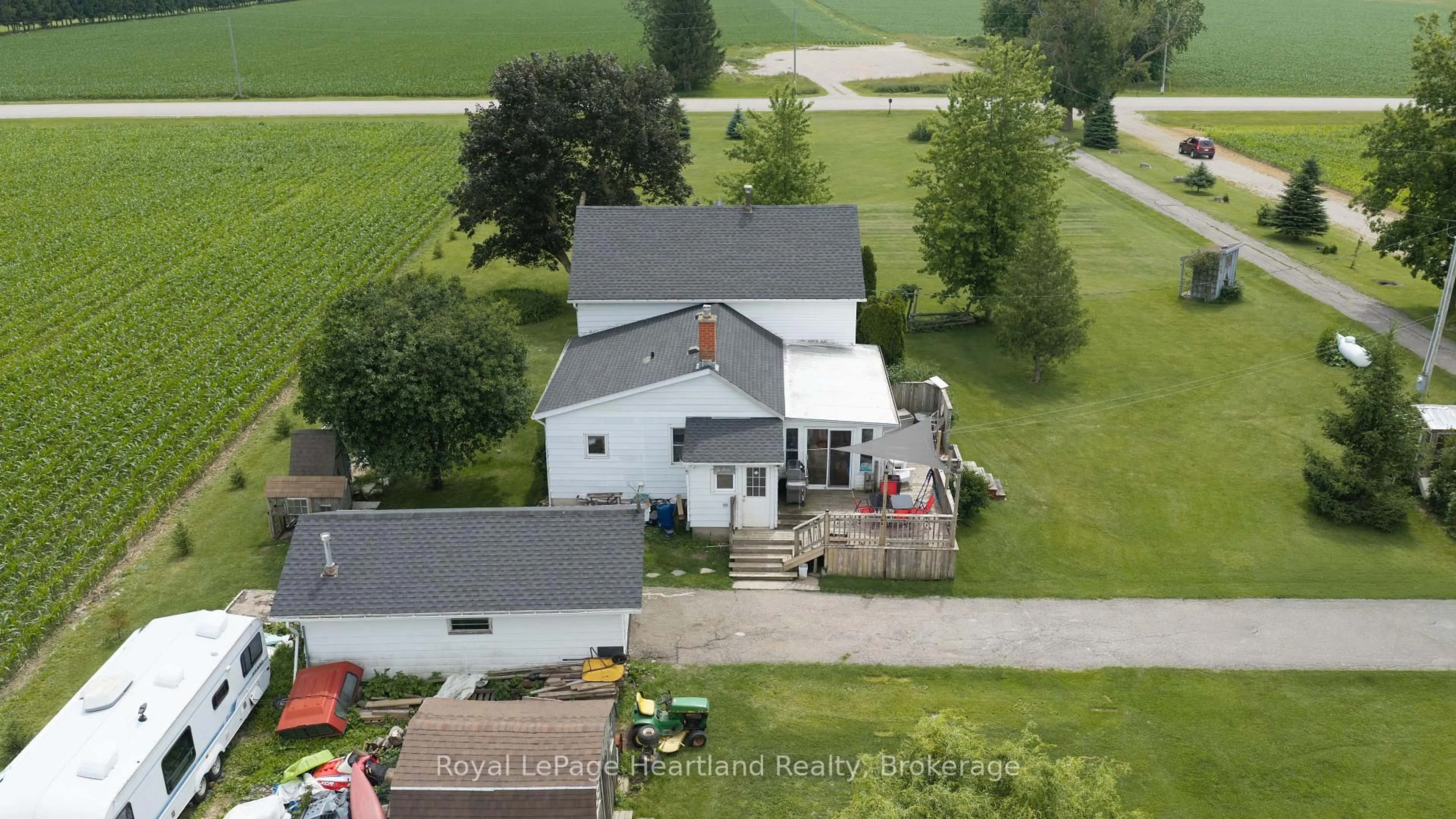 A pic from outside/outdoor area/front of a property/back of a property/a pic from drone, building for 43882 Winthrop Rd, Huron East Ontario N0K 1E0