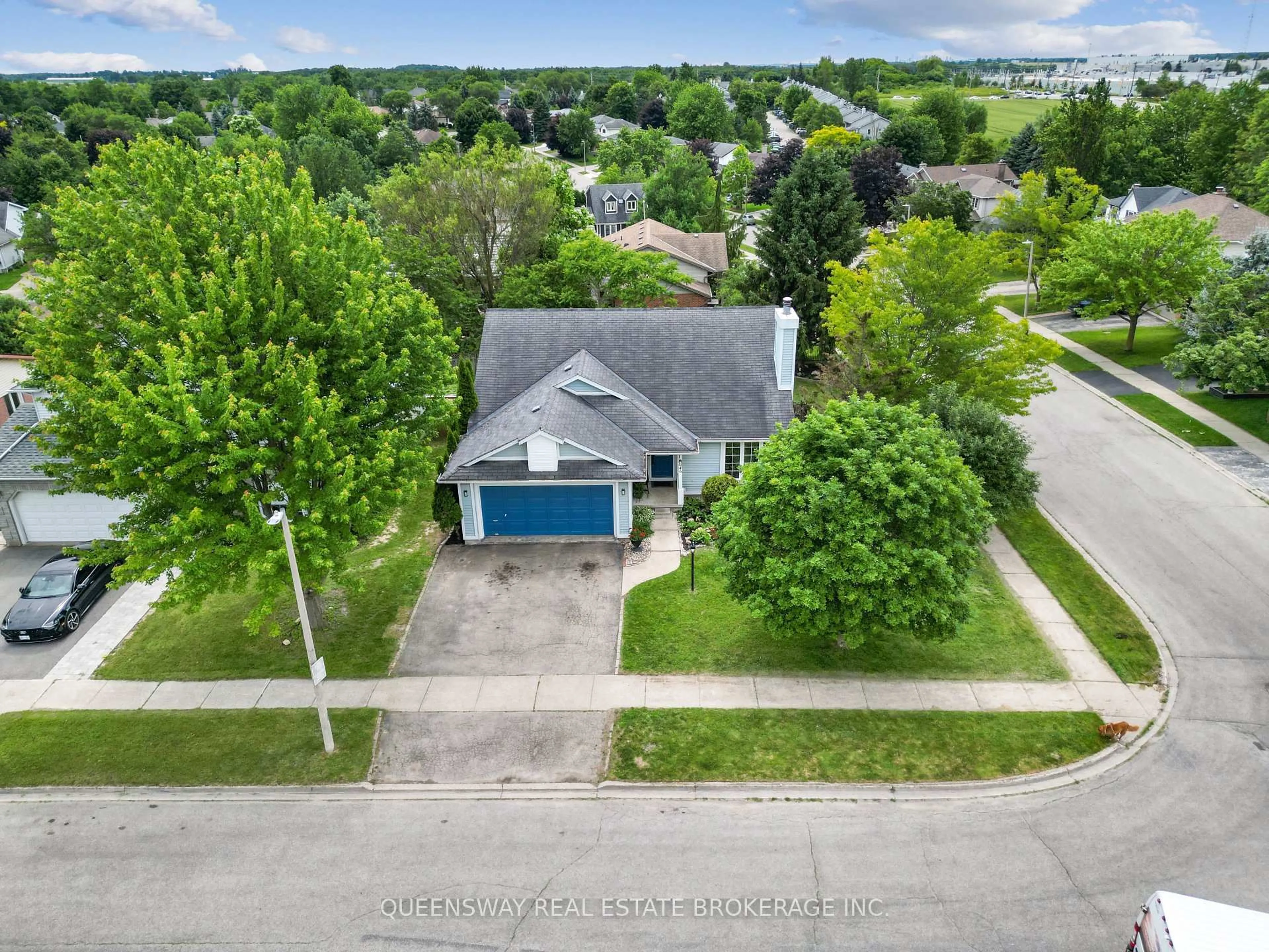 A pic from outside/outdoor area/front of a property/back of a property/a pic from drone, street for 46 Greenwich Dr, Guelph Ontario N1H 8C5
