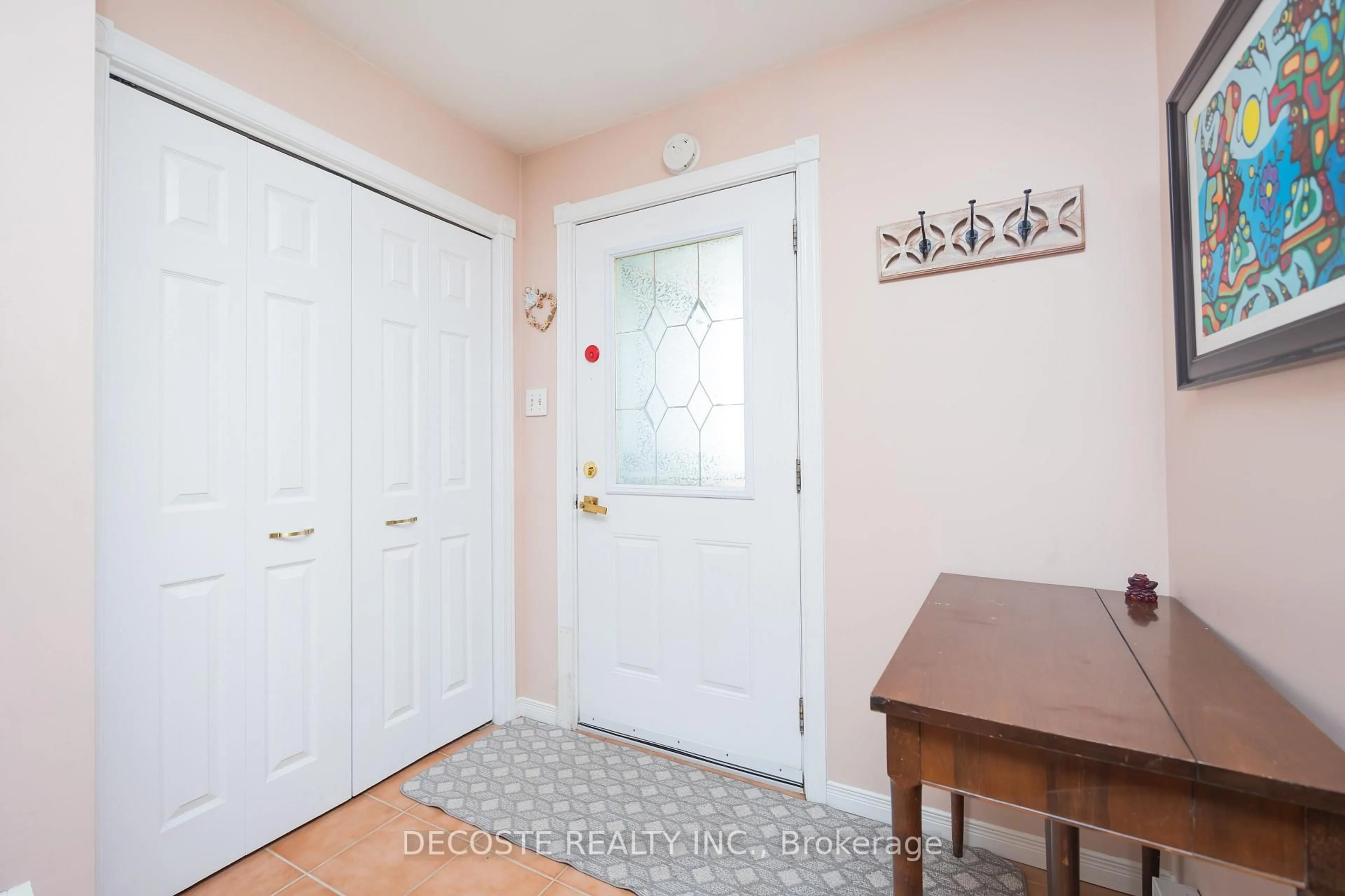 Indoor entryway for 6281 Graham Crt, South Glengarry Ontario K0C 1E0