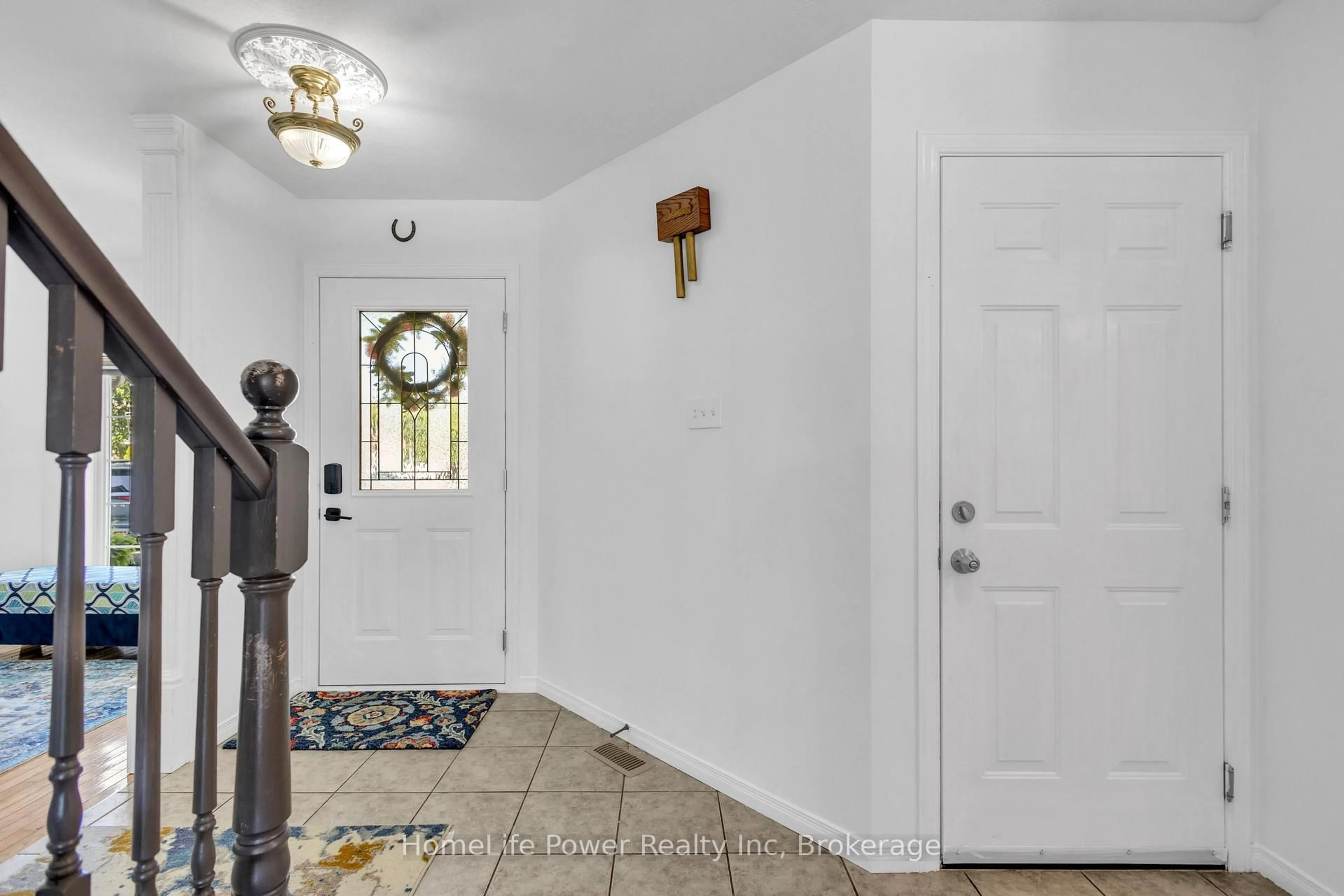 Indoor entryway for 35 Borland Dr, Guelph Ontario N1G 5B5