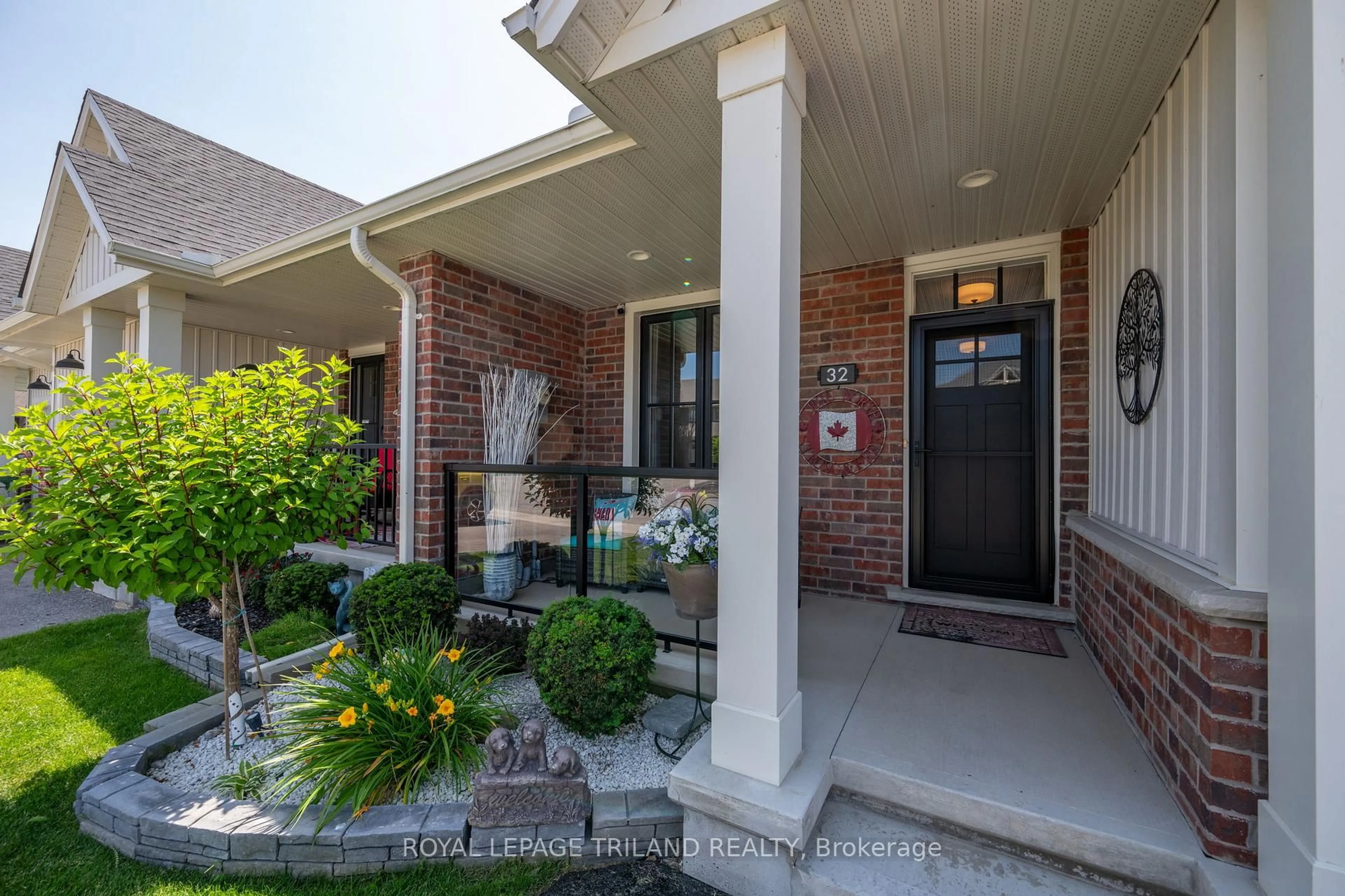 Unknown for 32 Charter Creek Crt, St. Thomas Ontario N5R 0L2