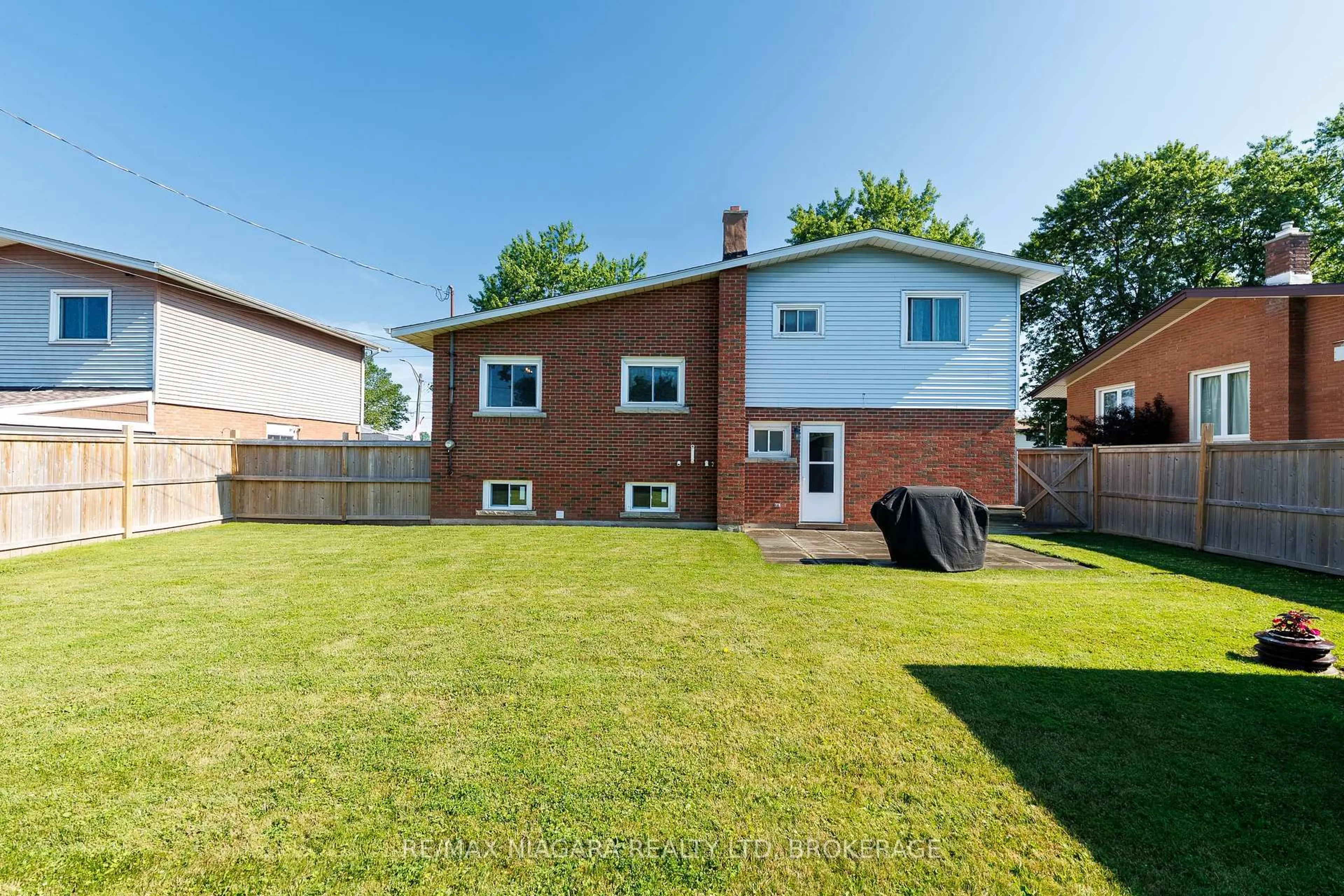 Home with brick exterior material, street for 238 Walden Blvd, Fort Erie Ontario L2A 1R8