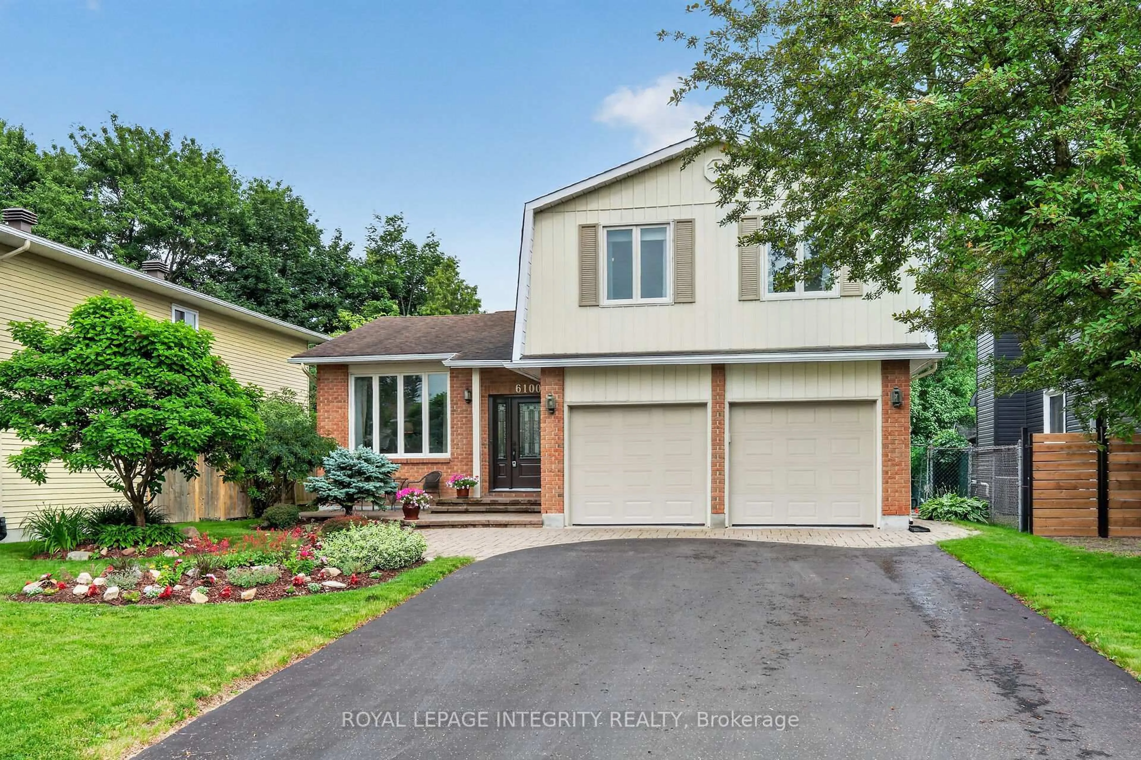 Home with brick exterior material, street for 6100 Vineyard Dr, Ottawa Ontario K1C 2K2