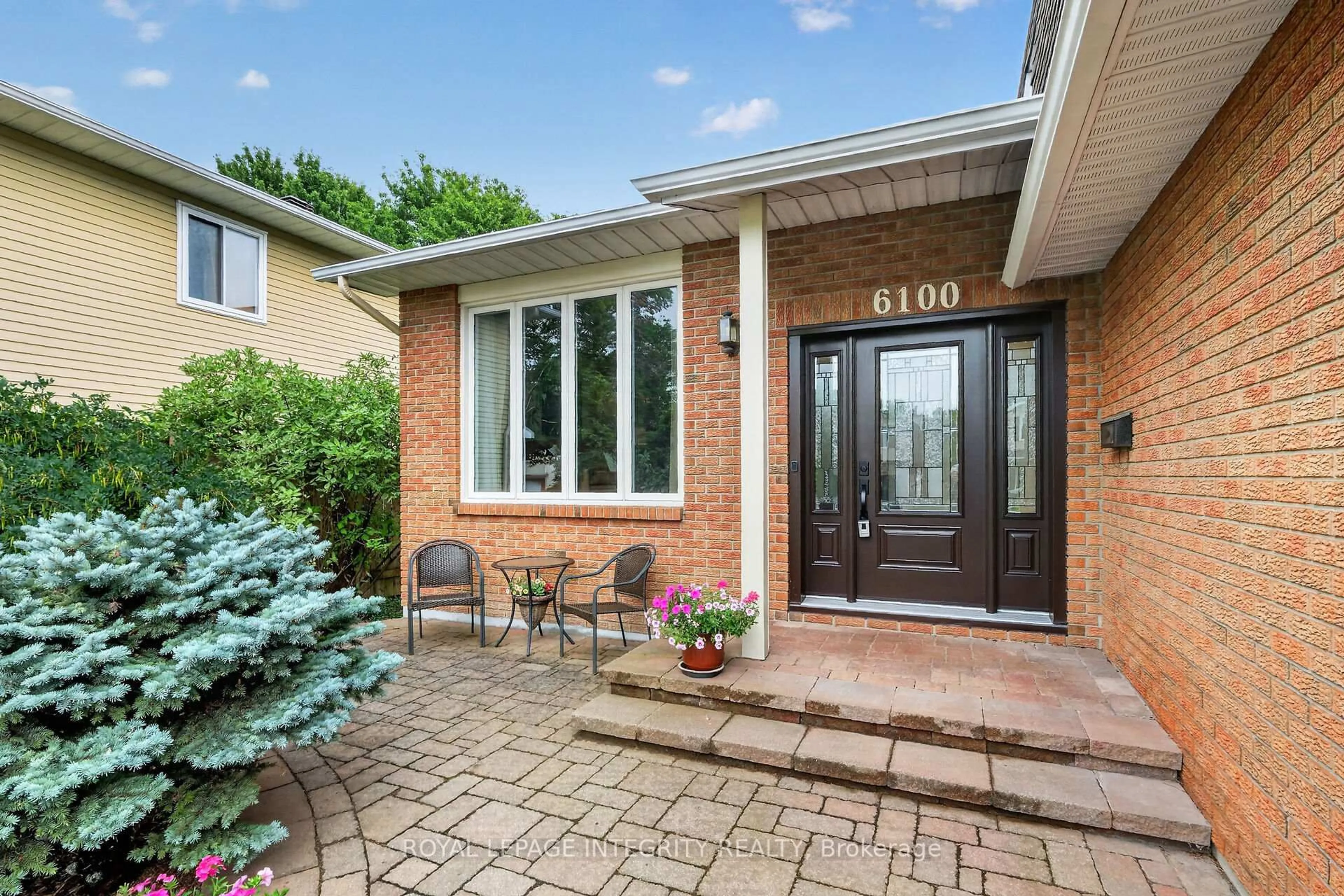 Home with brick exterior material, street for 6100 Vineyard Dr, Ottawa Ontario K1C 2K2